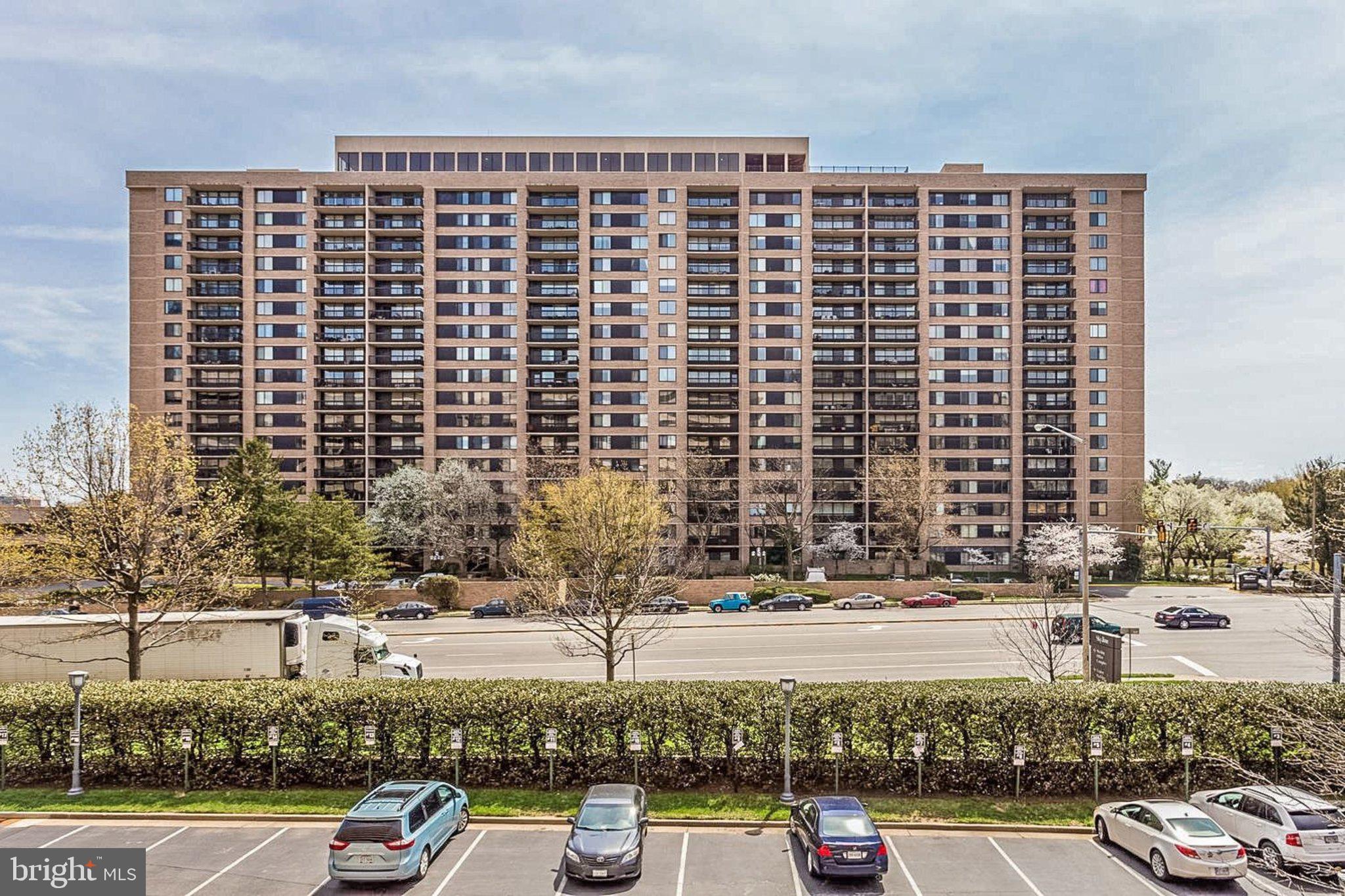 SKYLINE HOUSE - Residential