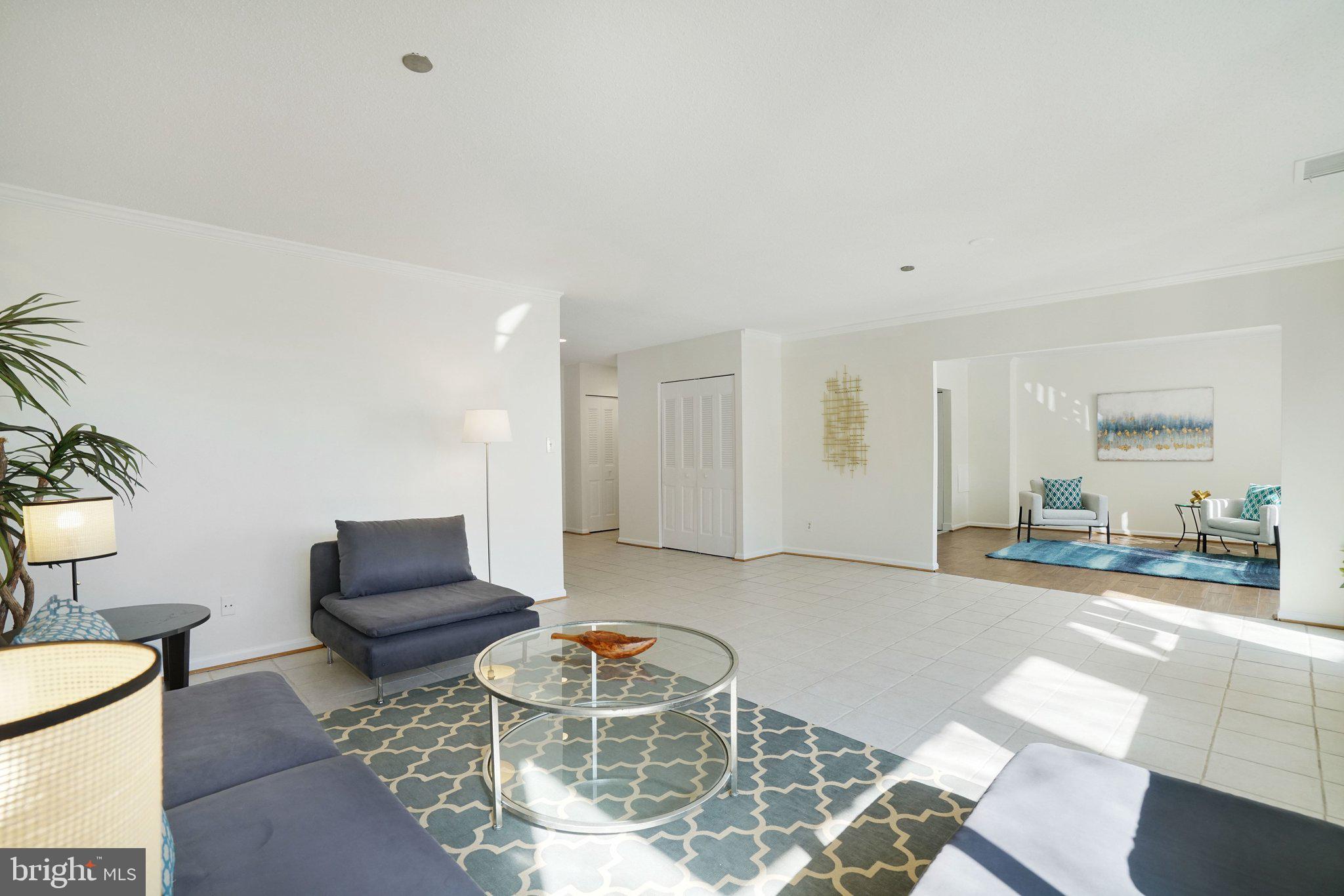 SKYLINE HOUSE - Residential