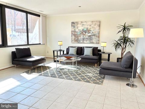 3713 S GEORGE MASON DRIVE T5W FALLS CHURCH VA 22041