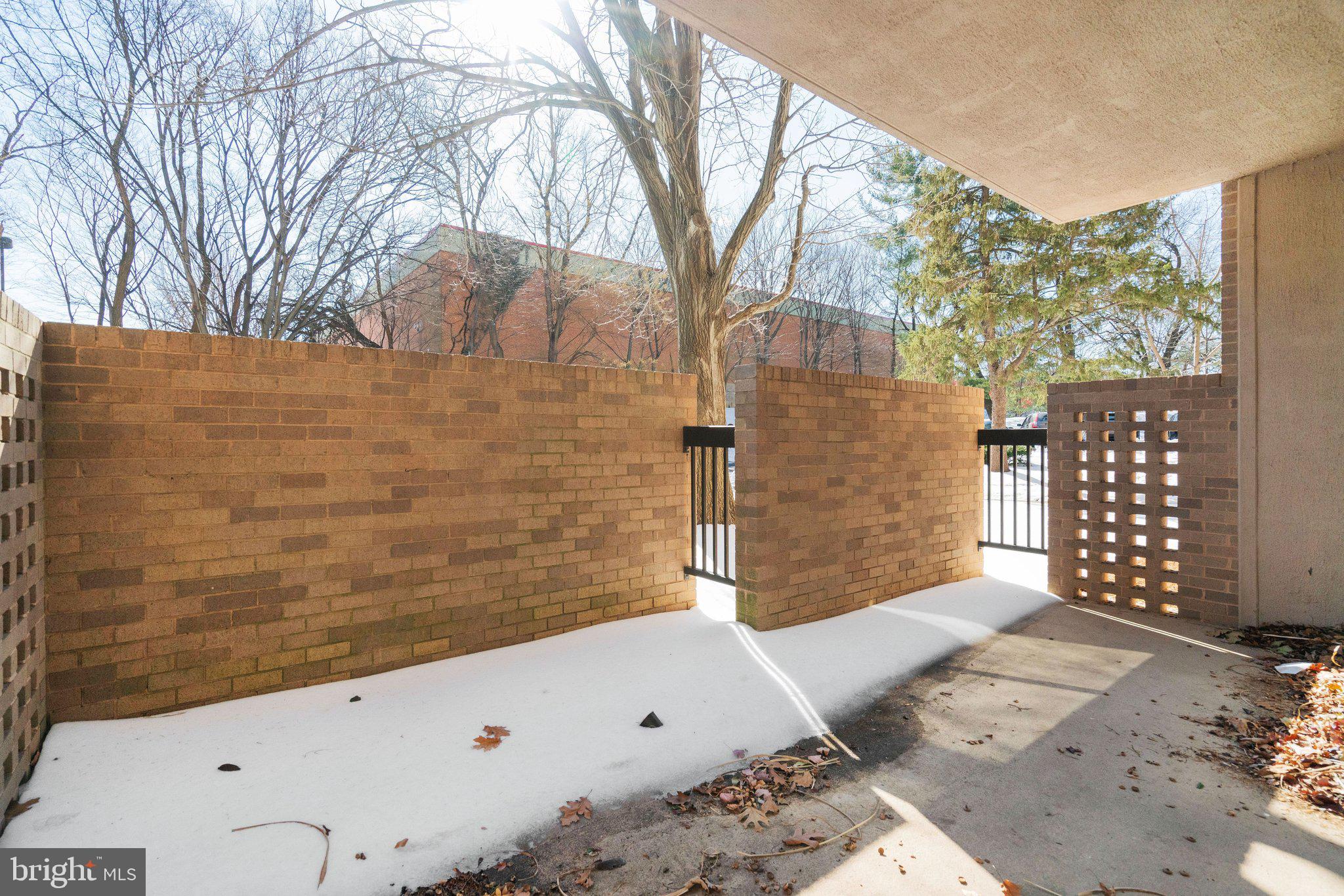 SKYLINE HOUSE - Residential