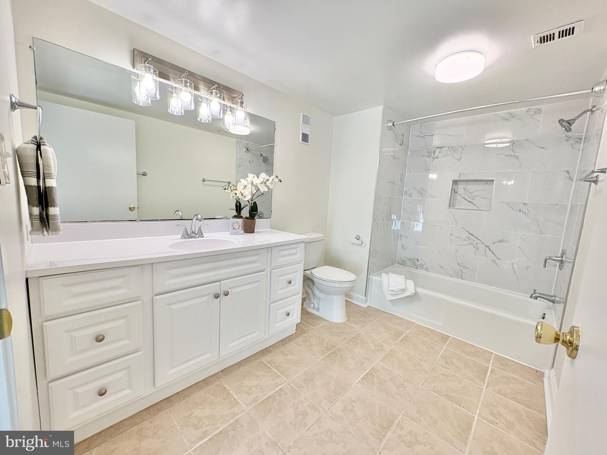 3713 S GEORGE MASON DRIVE T5W