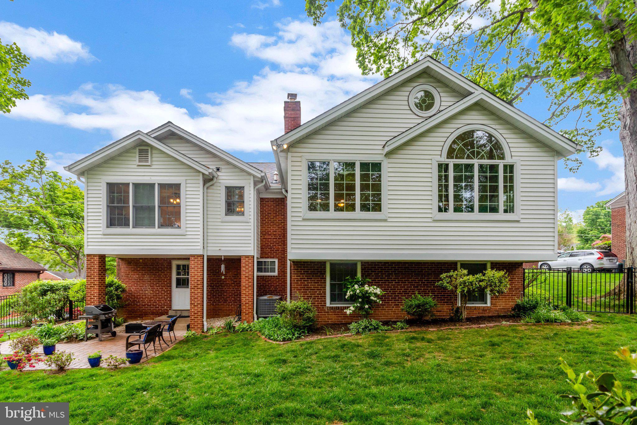 SHIRLEY WOODS - Residential
