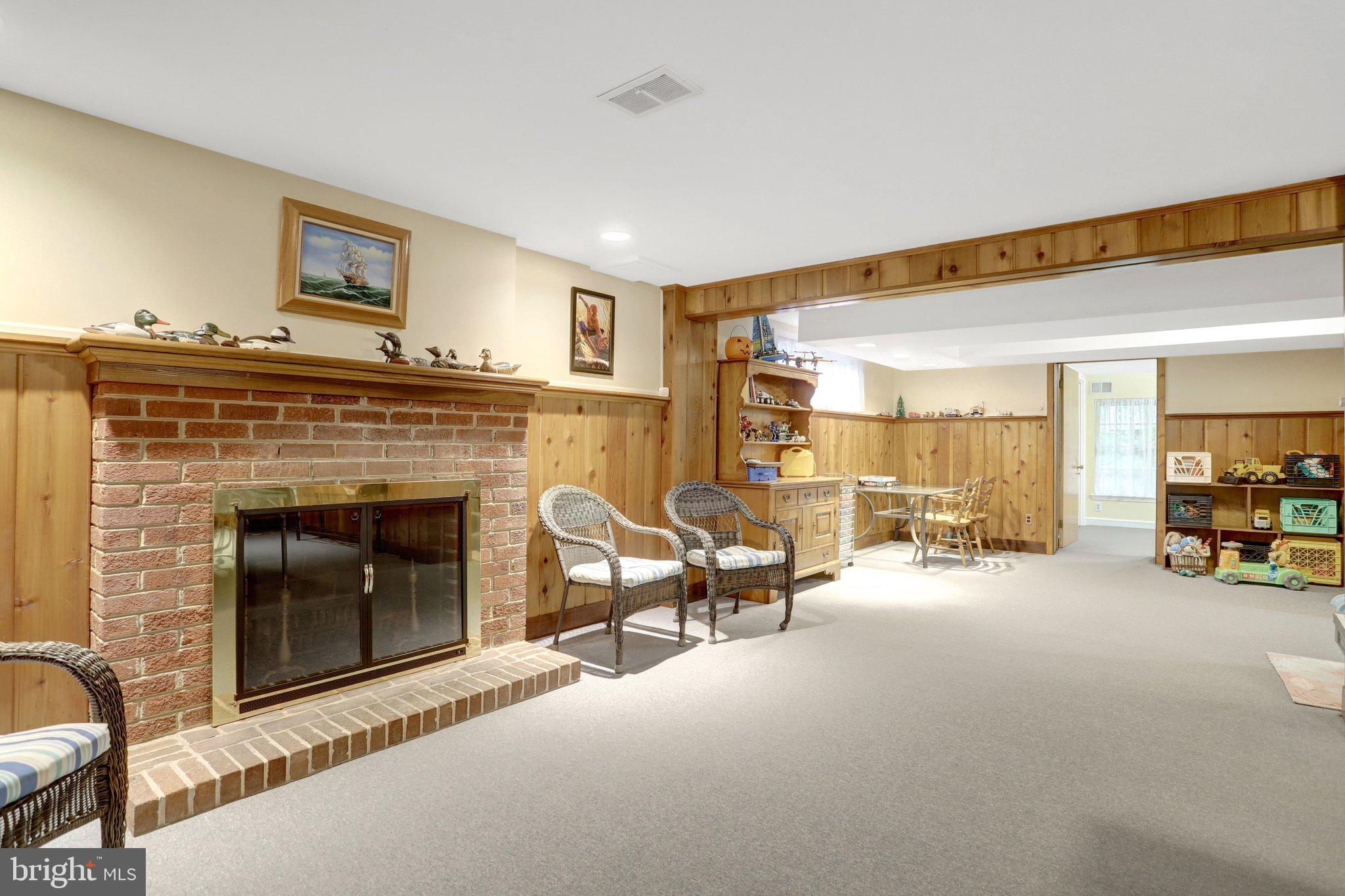 SHIRLEY WOODS - Residential
