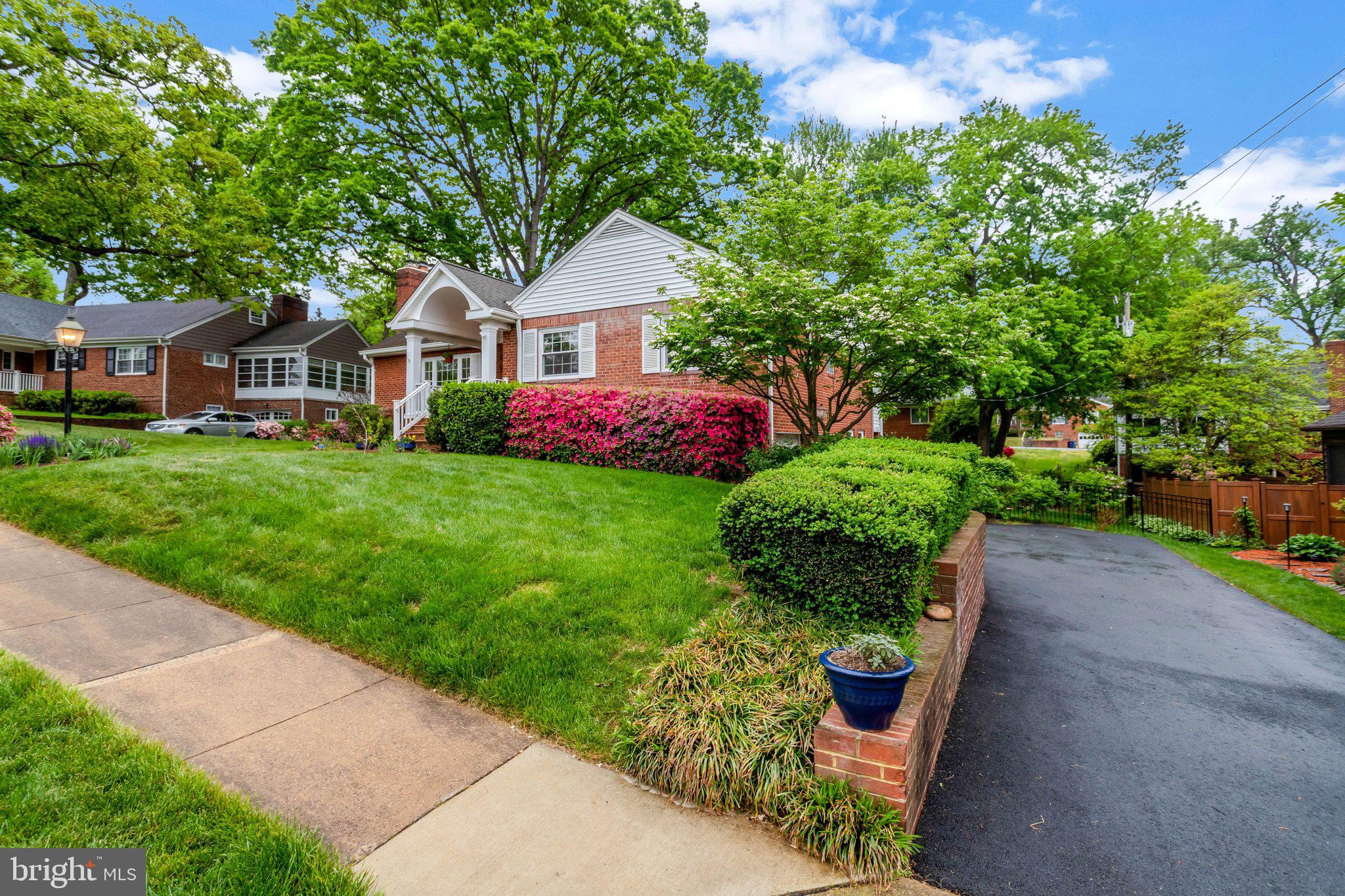 SHIRLEY WOODS - Residential