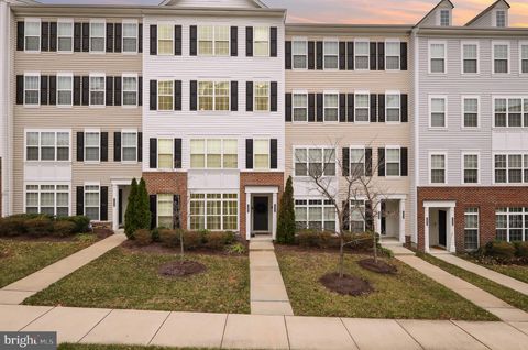 16884 PORTERS INN DRIVE DUMFRIES VA 22026