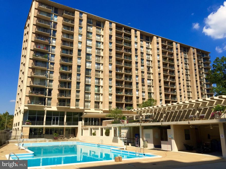 GORGEOUS 9TH FLOOR CONDO W/STUNNING VIEW OF FOUR MILE RUN CREEK AND A PARK.  ALL UTILITIES INCLUDED!  NEAR PENTAGON AND SHIRLINGTON.  ENJOY WOOD PARQUET FLOOR THROUGHOUT, FLOOR-TO-CEILING WINDOWS, RECENTLY INSTALLED CUSTOM-MADE WALL-TO-WALL MIRROW CLOSET, GAS STOVE, SLIDING DOOR TO A LARGE BALCONY, 24-HR FRONT DESK SERVICE, GYM, POOL, TENNIS COURT, SAUNA, PARTY ROOM, PLENTY OF PARKING. NO SMOKERS.
