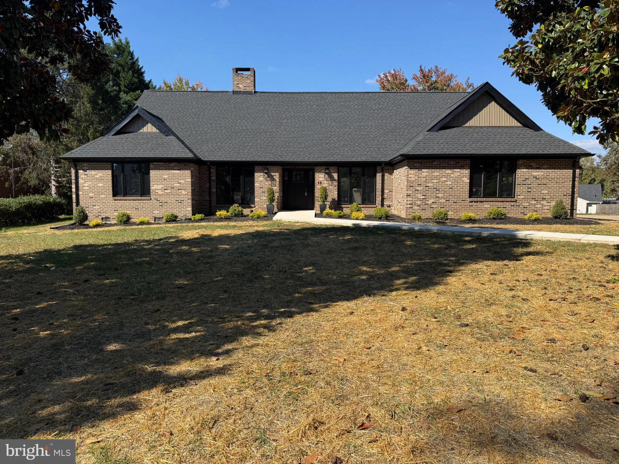15 Steeplechase Road