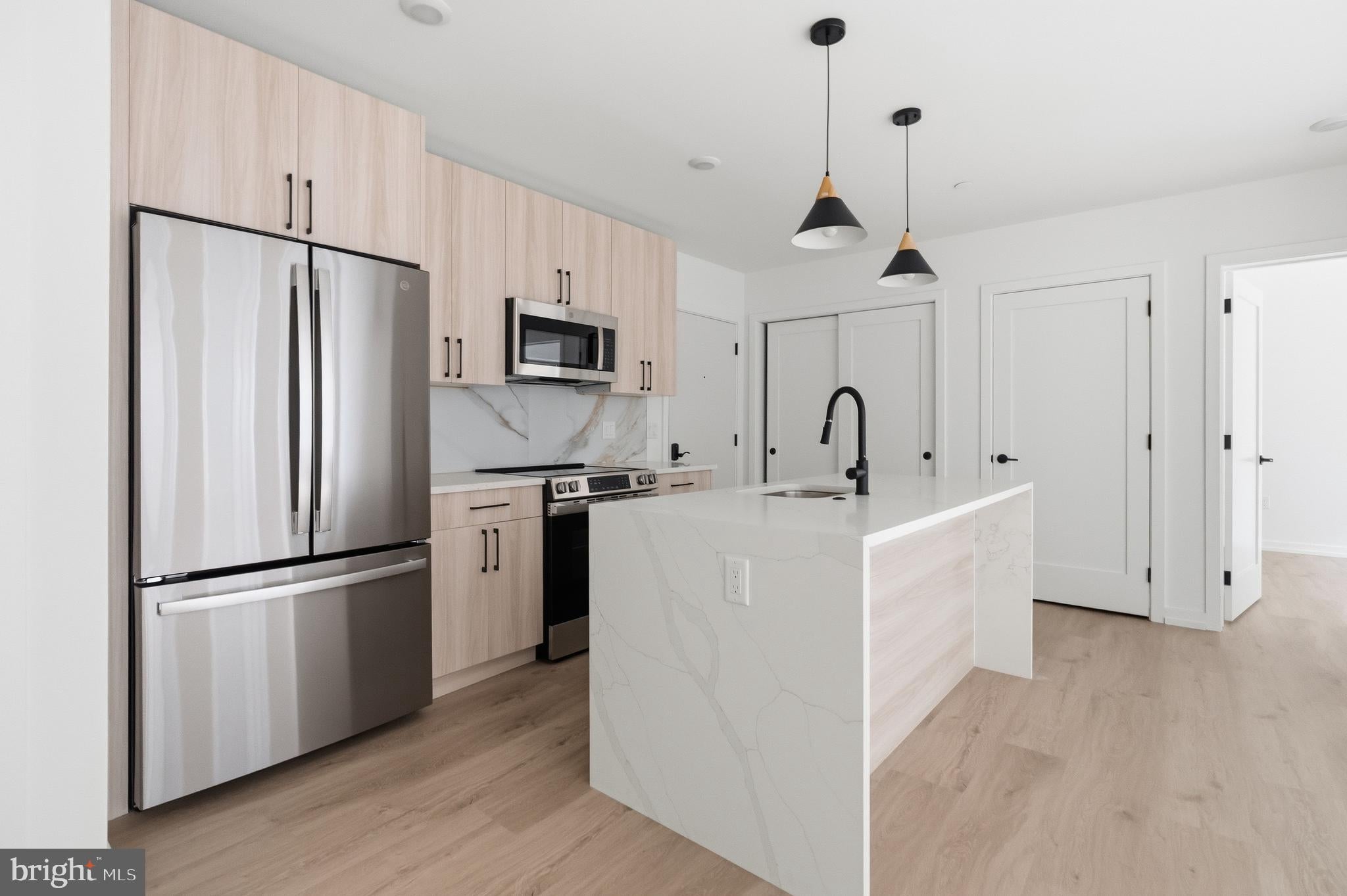 209 NEW STREET 4C
