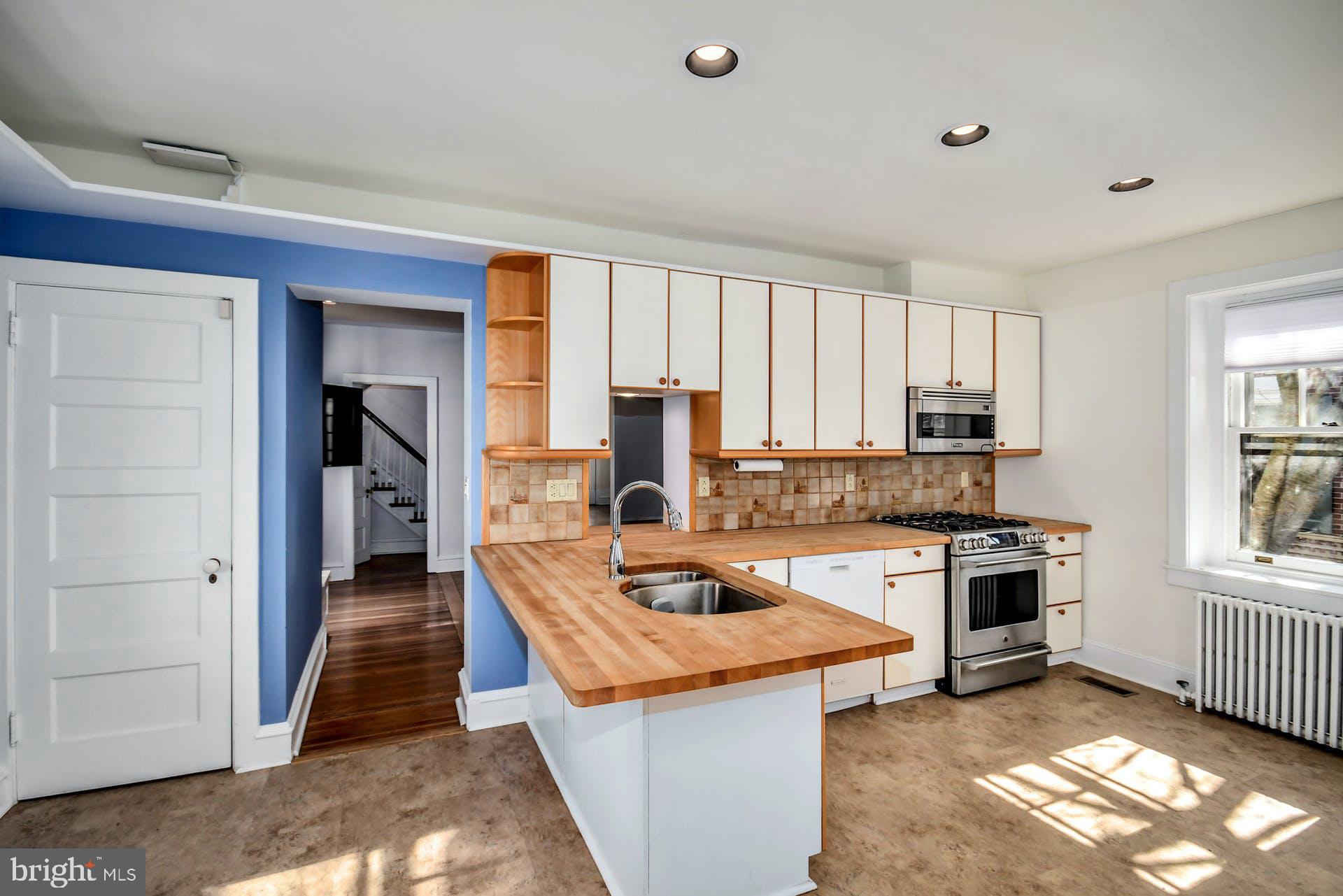 CHESTNUT HILL - Residential