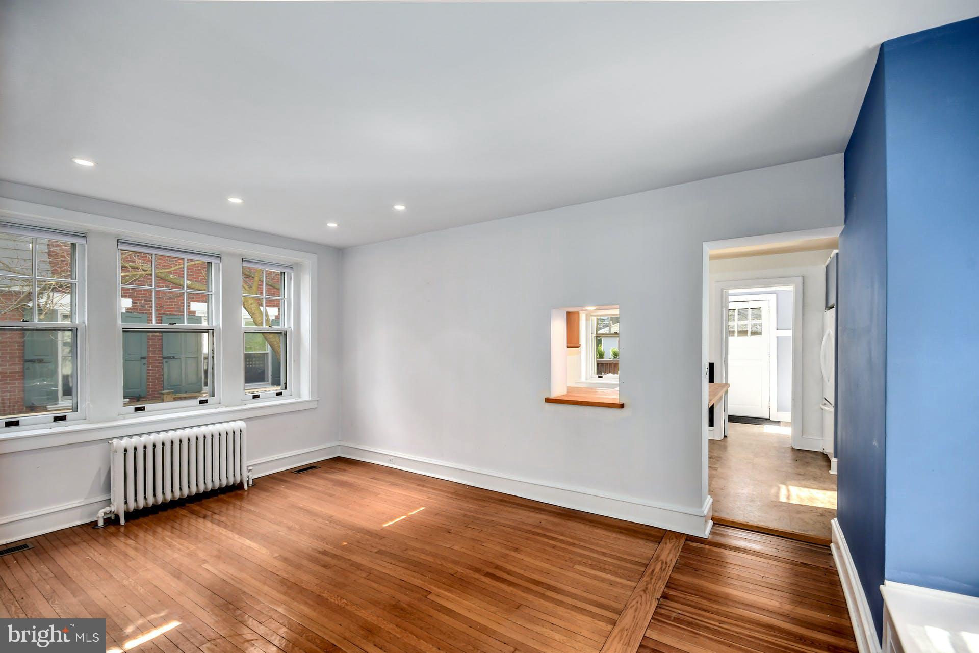 CHESTNUT HILL - Residential