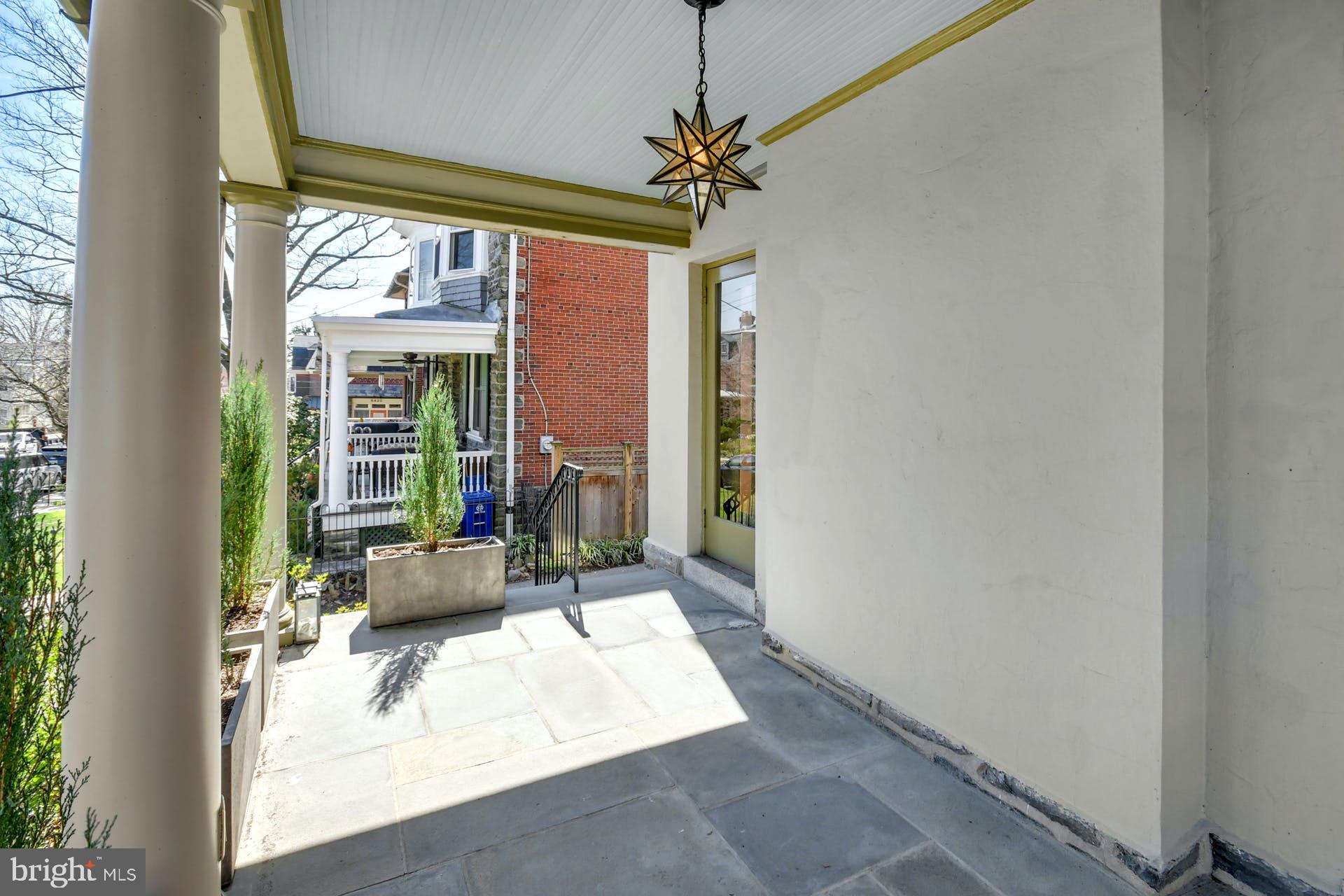 CHESTNUT HILL - Residential
