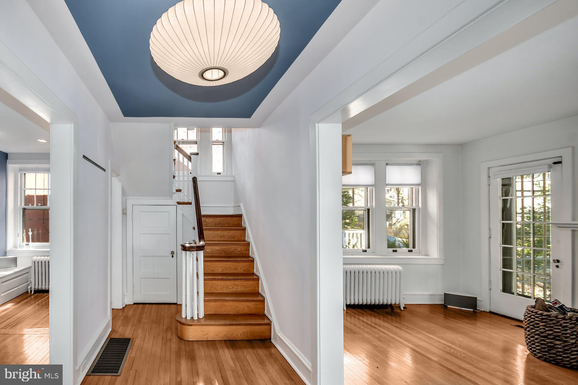 CHESTNUT HILL - Residential
