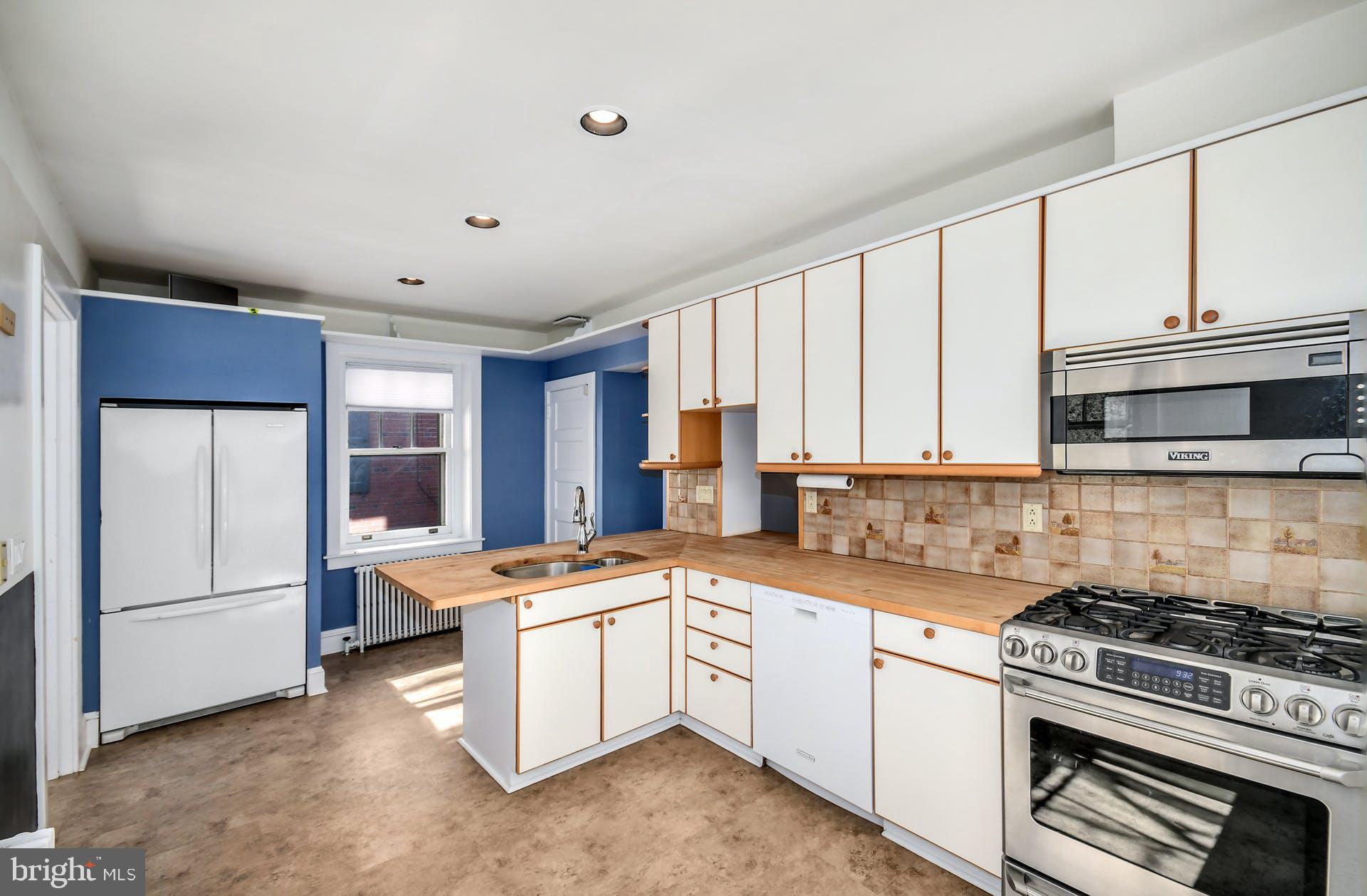 CHESTNUT HILL - Residential