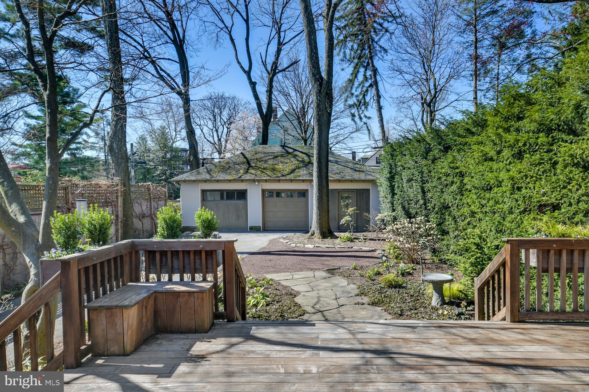 CHESTNUT HILL - Residential