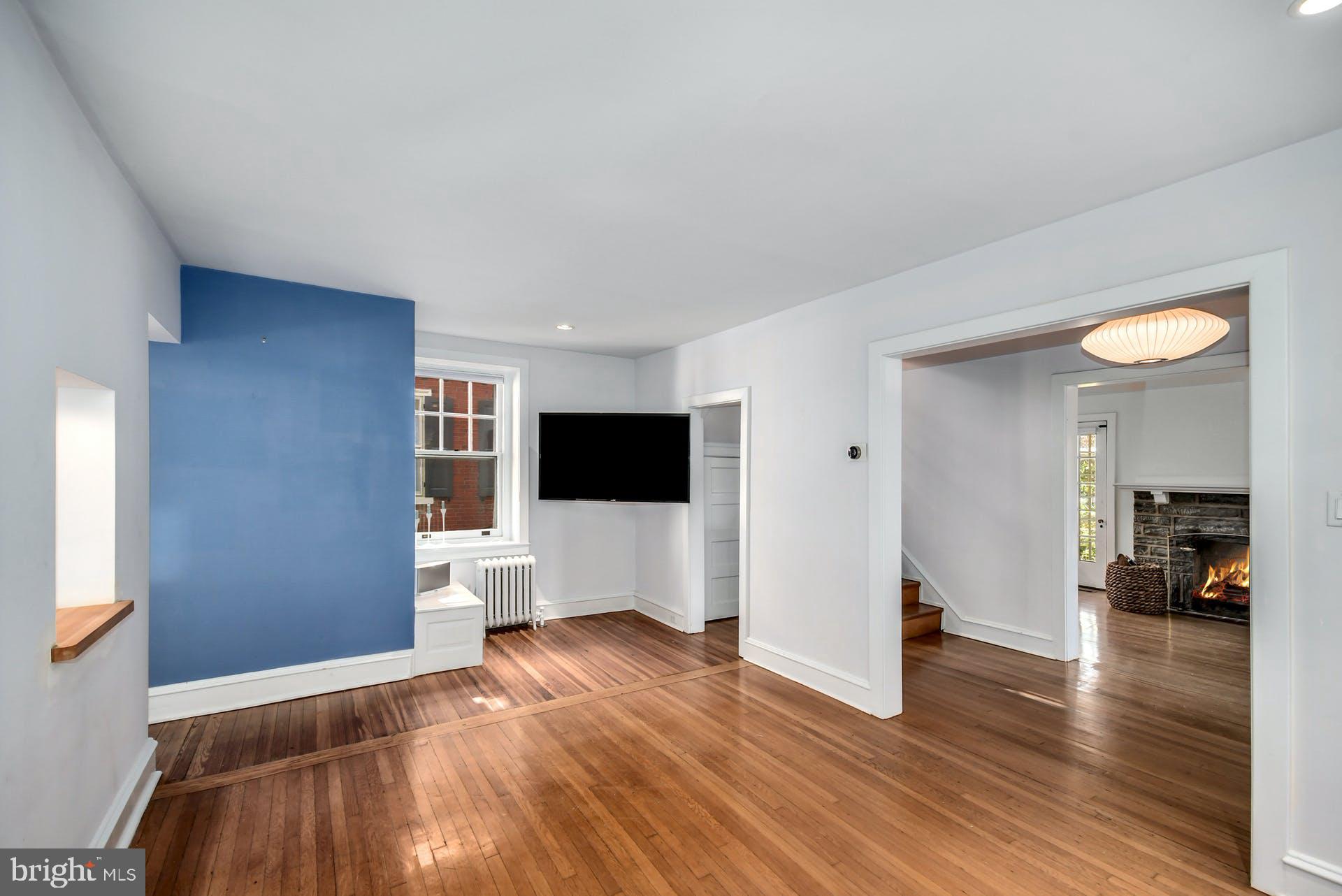 CHESTNUT HILL - Residential