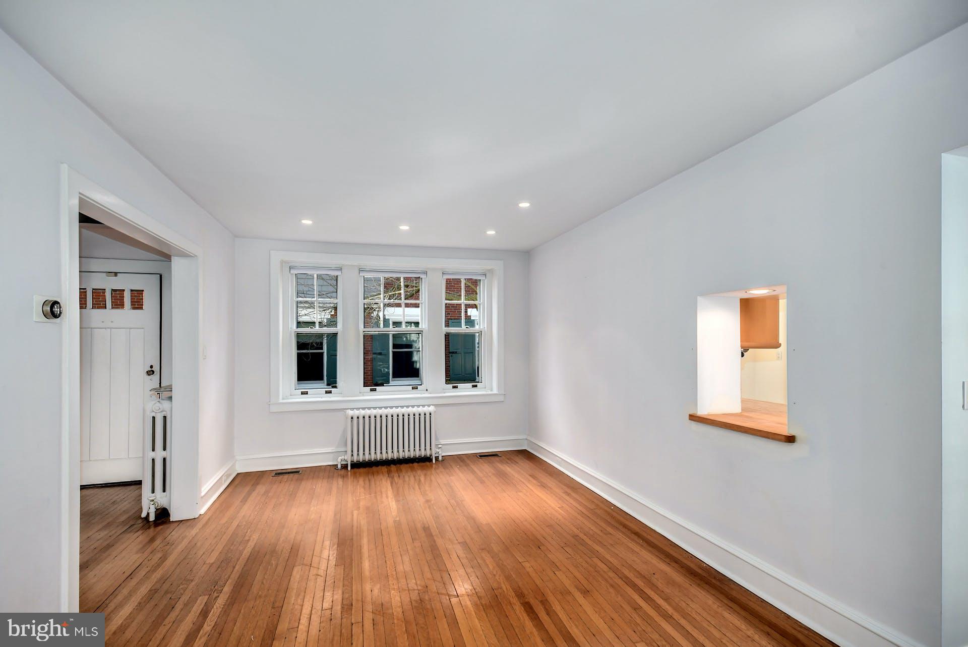 CHESTNUT HILL - Residential