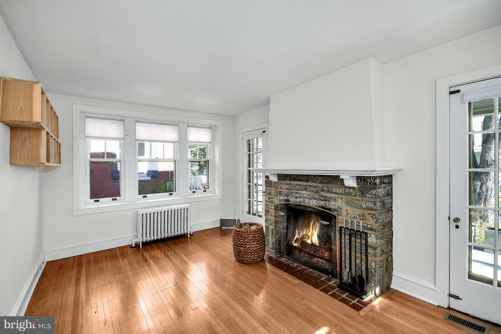 CHESTNUT HILL - Residential