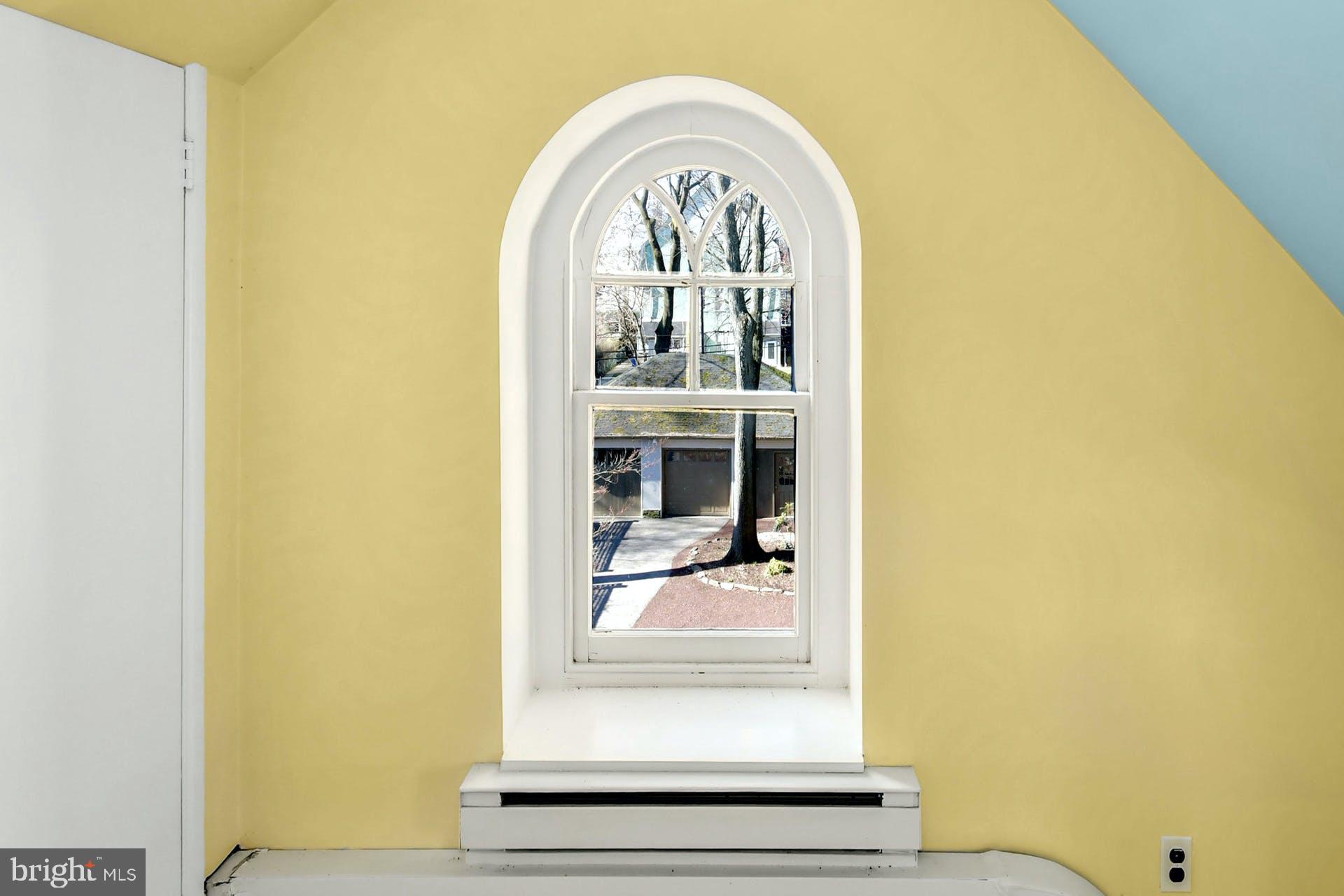 CHESTNUT HILL - Residential