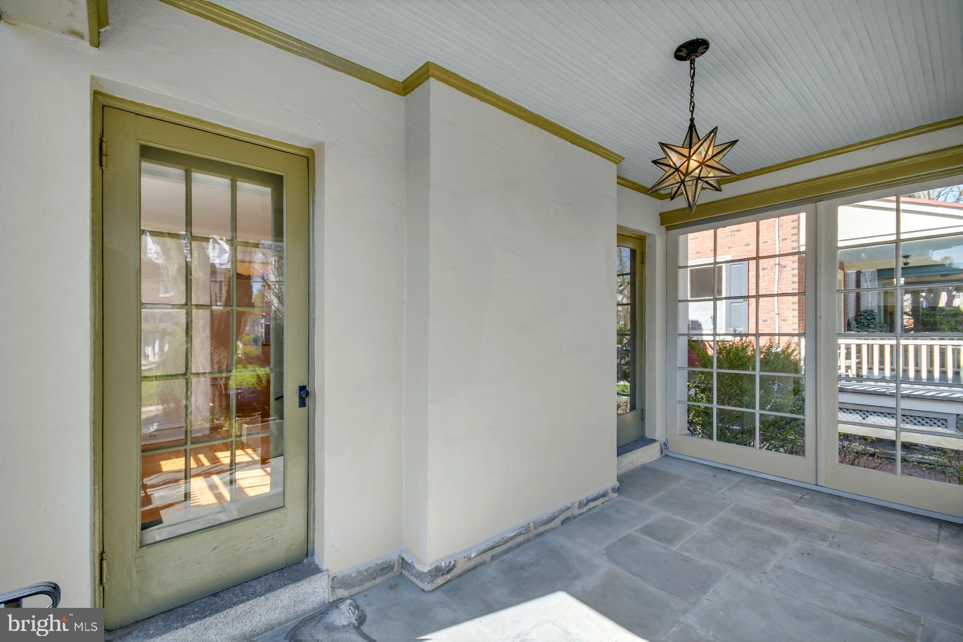 CHESTNUT HILL - Residential