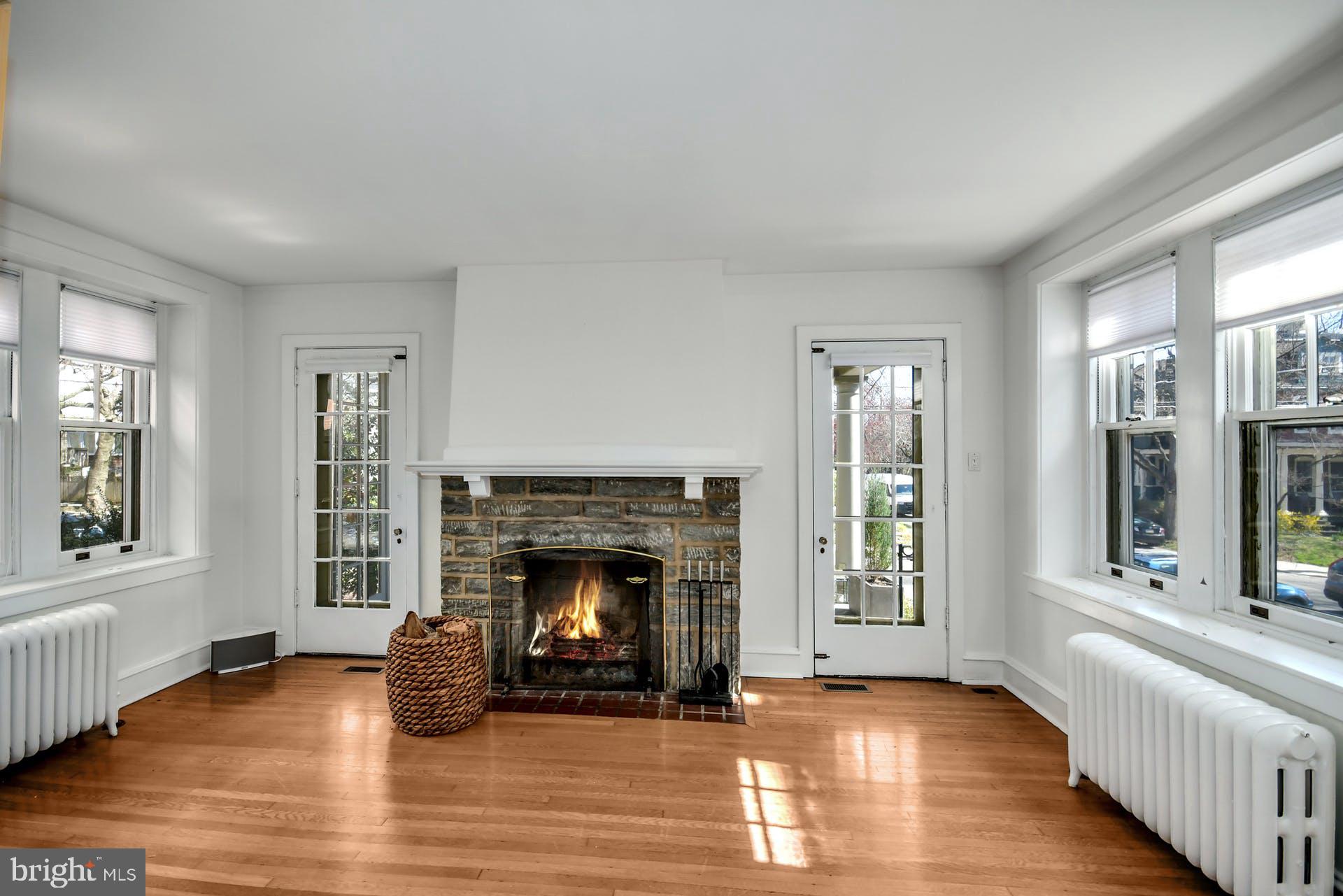 CHESTNUT HILL - Residential