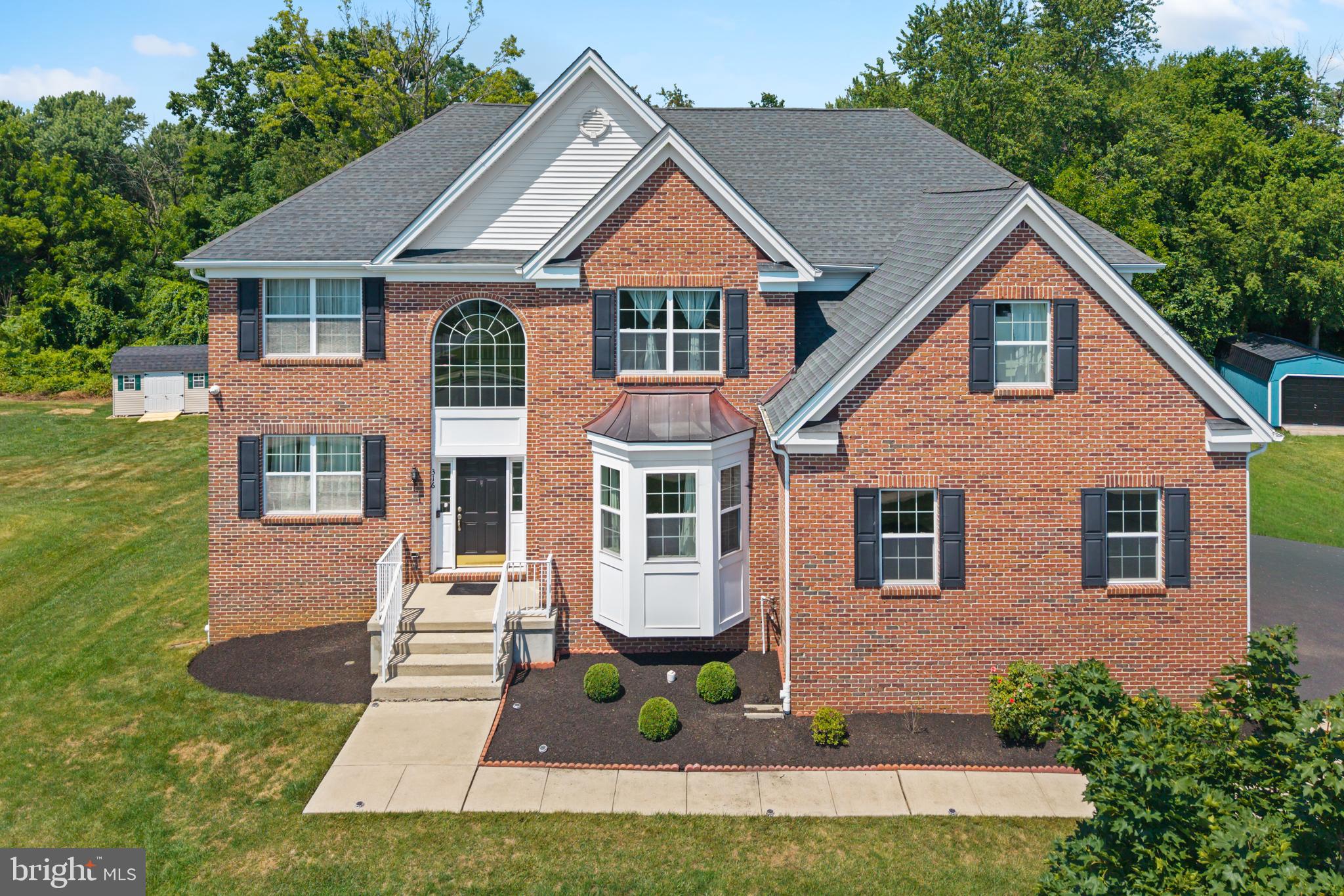 316 CRESCENT DRIVE