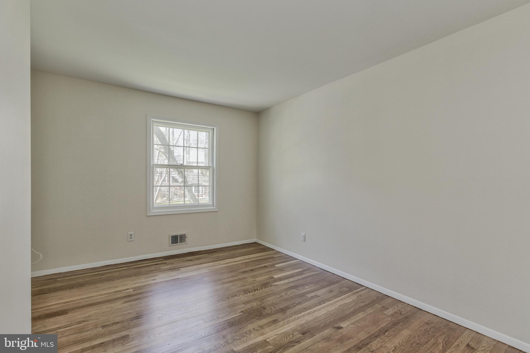 BEL PRE WOODS - Residential