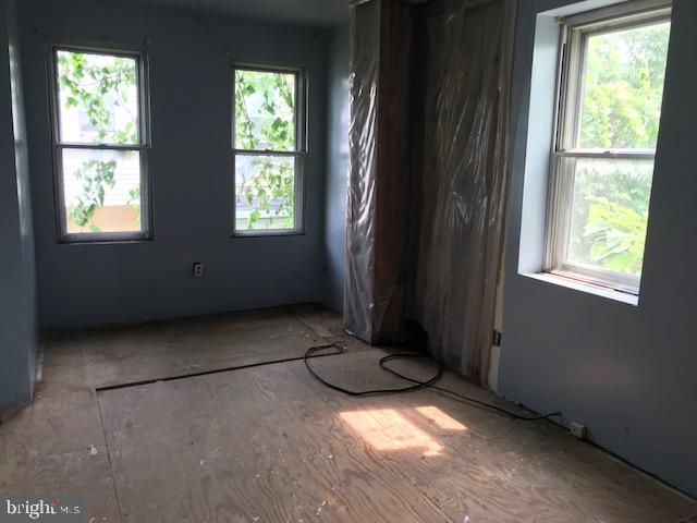 STRAWBERRY MANSION - Residential