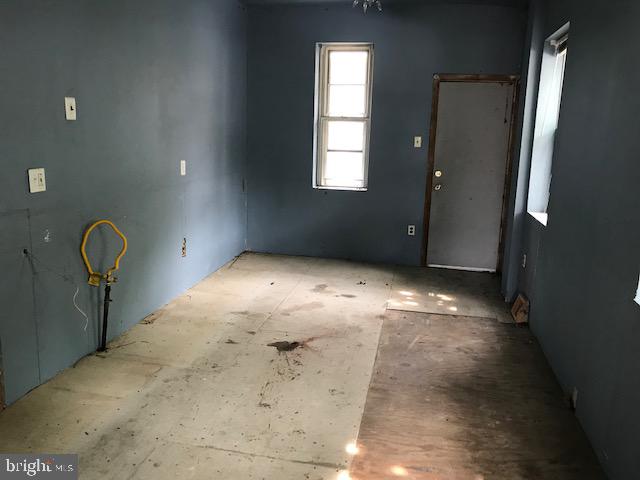 STRAWBERRY MANSION - Residential