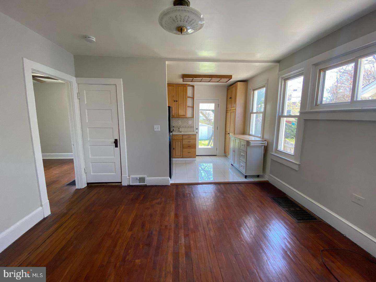 COTTAGE CITY - Residential Lease