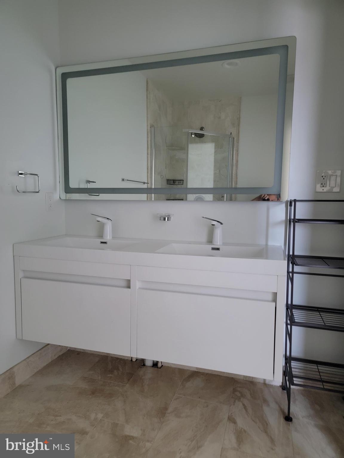 OLIVER - Residential