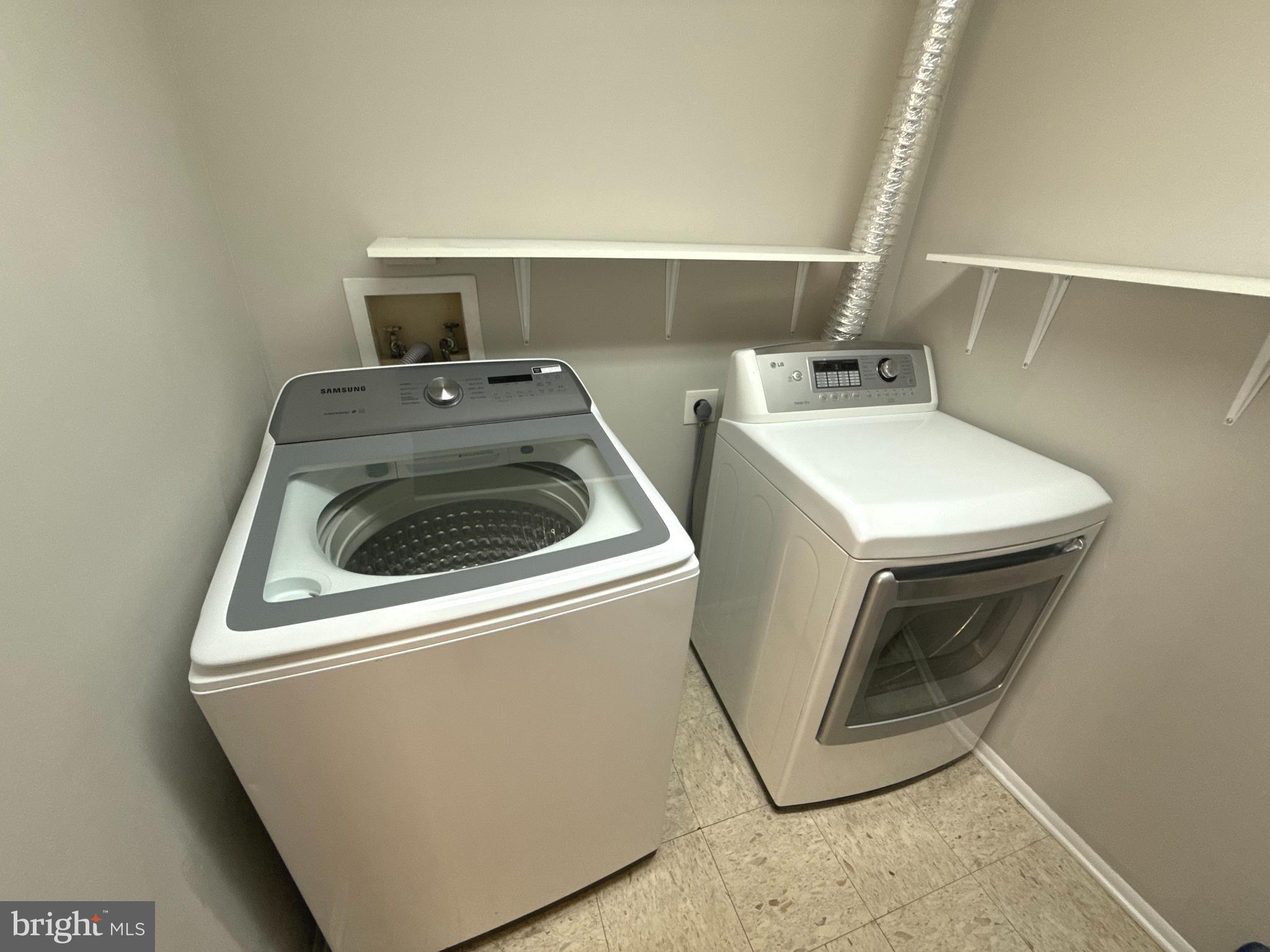 FARMINGDALE - Residential Lease