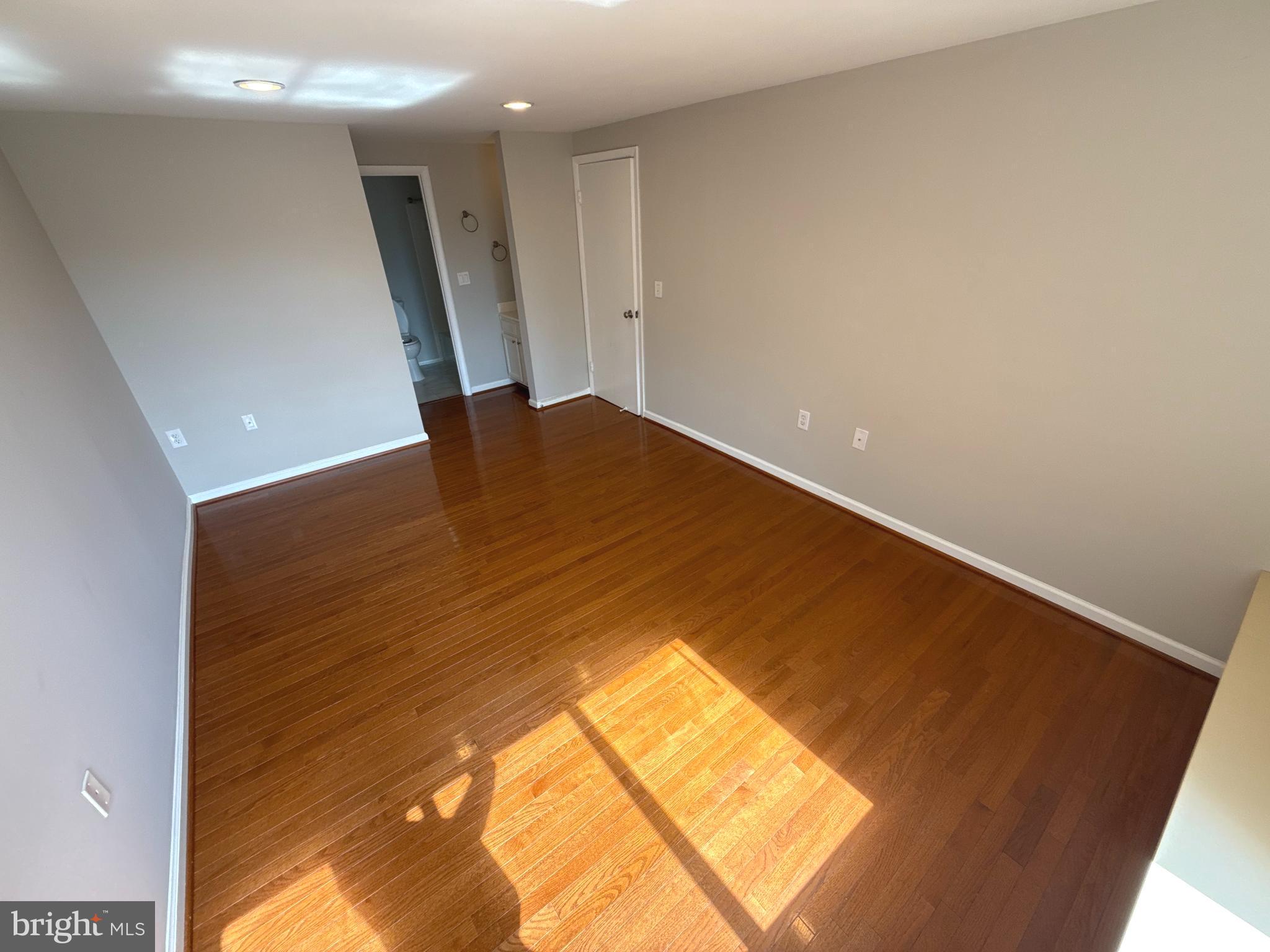 FARMINGDALE - Residential Lease
