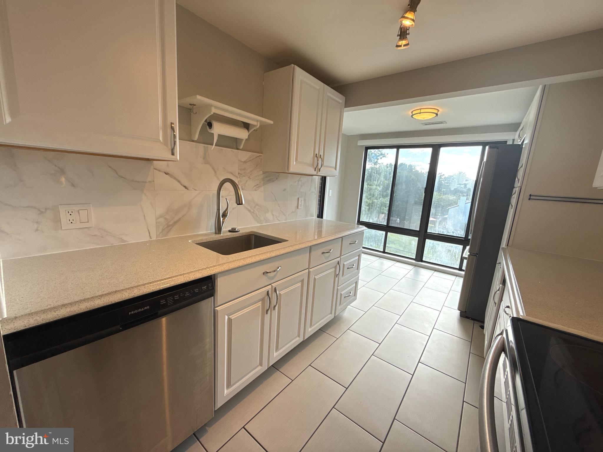 FARMINGDALE - Residential Lease