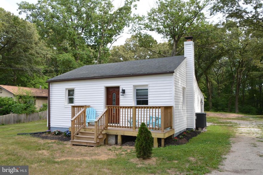 This house has OVER ONE ACRE of LAND !!! - DO SOME WORK AND SAVE A LOTT!!!-- NEEDS MINOR REPAIRS - SAVE ON THIS SINGLE FAMILY HOME !!!  An affordable house that FEELS like HOME!  Tens of thousands of dollars  in updates already. Including a brand new septic tank.   Public records have the wrong Sq Ft. - It's approximate 1,000 Ft  --  Coming home will be a joy as you enjoy the large ONE ACRE LOT.  Enjoy entertaining friends and family on the large yard surrounded by mature tress.  Smell the barbecue cooking as you relax and thrill to the sights from the inviting and private piece of land.  Ez care backyard.  See and feel the love and tranquility.  Treat yourself to more than a house!  Buy a REAL home!  Rare opportunity!  PRICED TO GO.  New kitchen new bathrooms, new appliance, new paint, new floors and the list goes on and on...THIS HOUSE IS A MUST-SEE-- SHOWS BEAUTIFUL - Park 10 trucks! --- plenty of room!