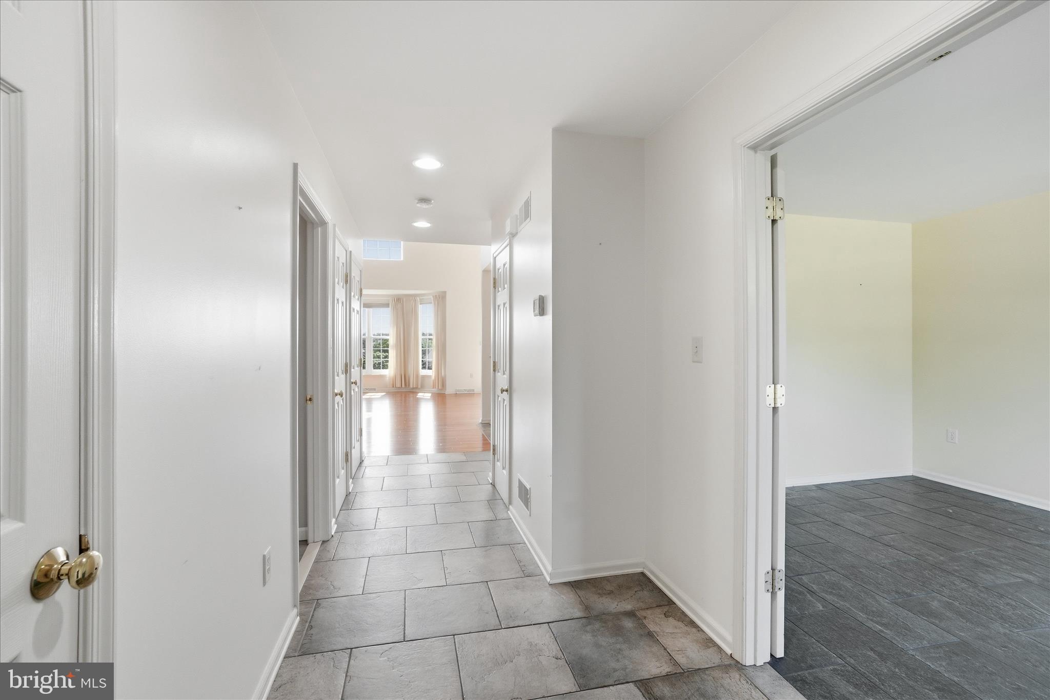 106 N FOUNTAIN DRIVE 4