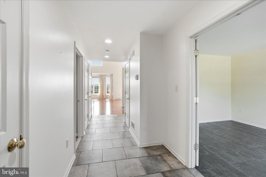 Photo of 106 N Fountain Drive #4, YORK, PA 17402 (MLS # PAYK2103272)