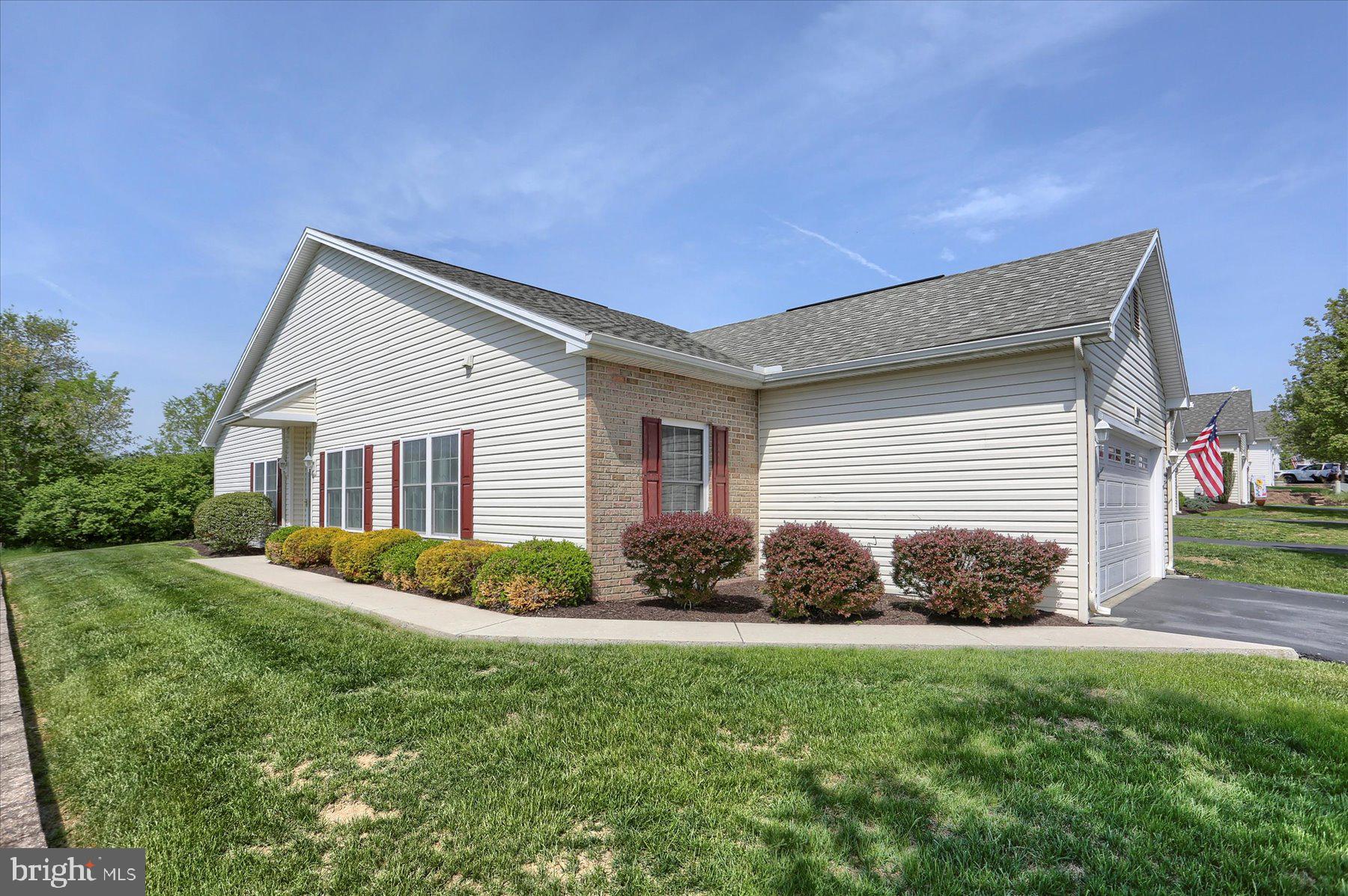 LEHMAN'S CROSSING - Residential