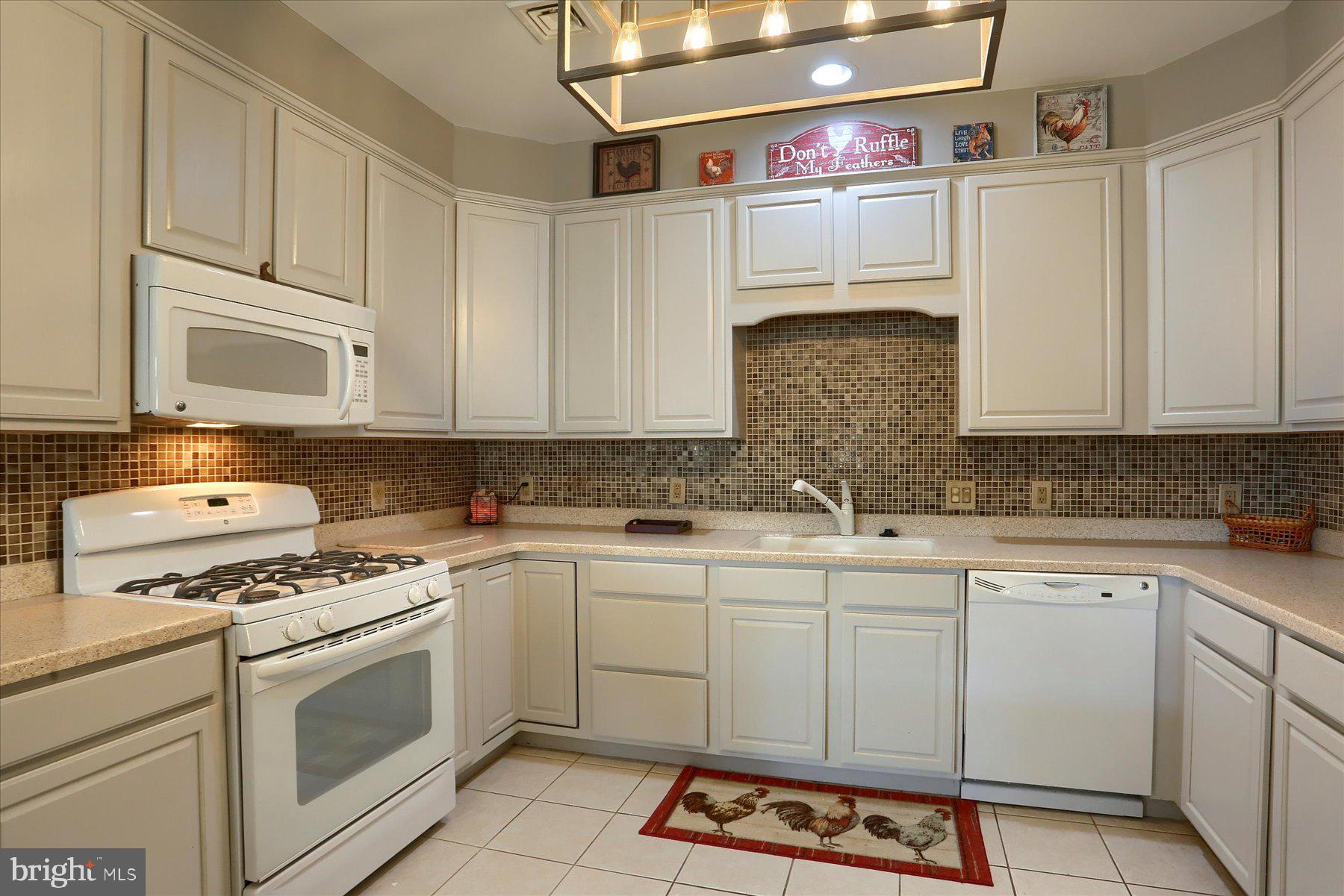 LEHMAN'S CROSSING - Residential