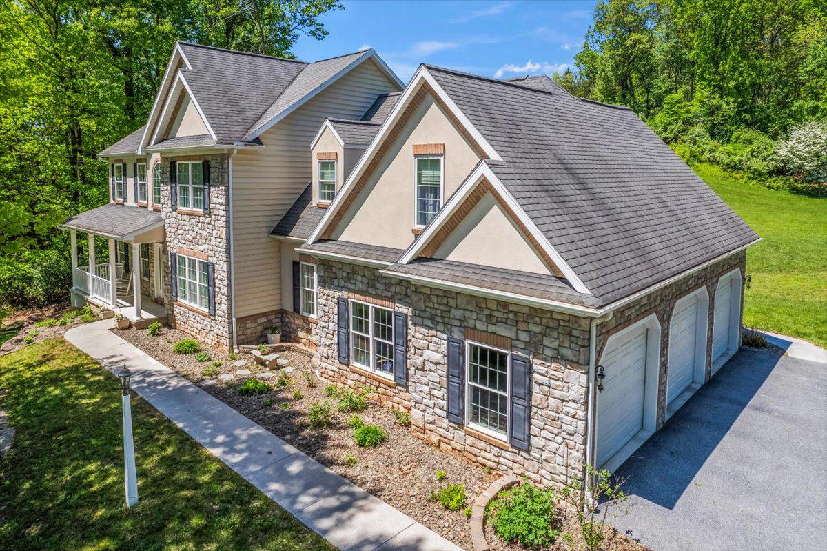 IRON VALLEY ESTATES - Residential