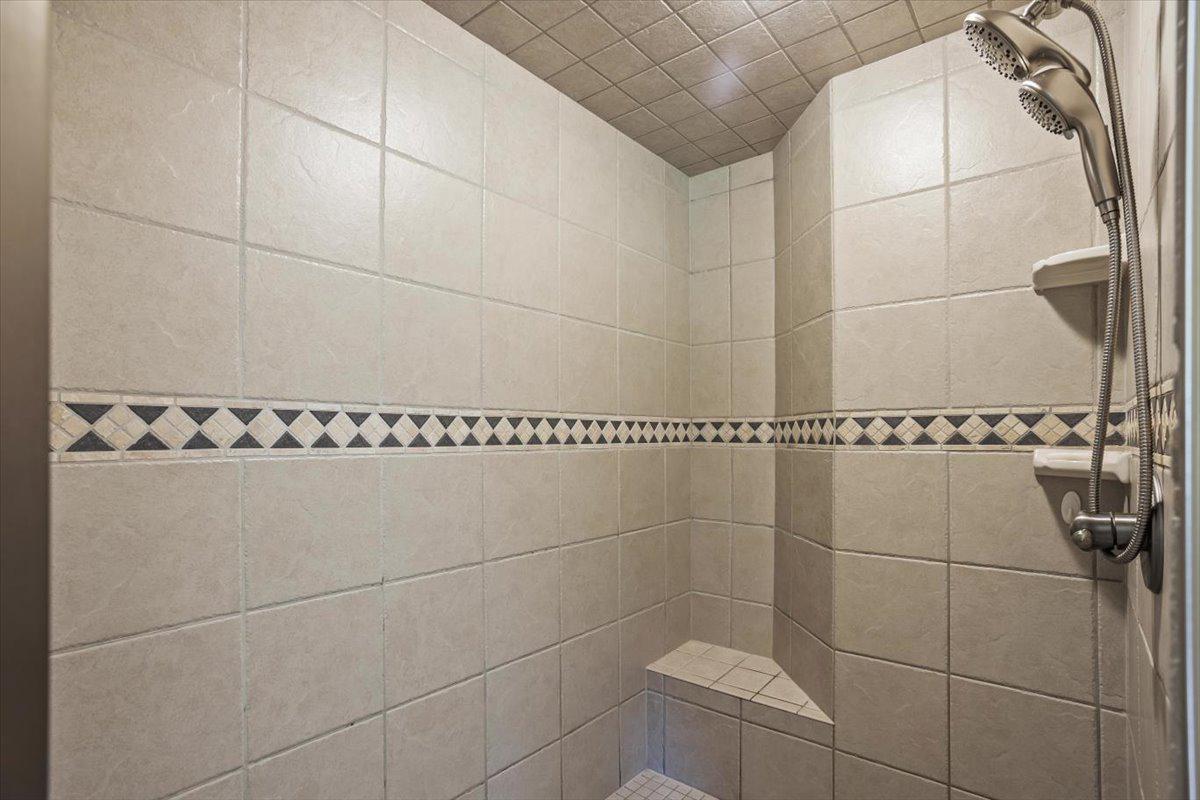 IRON VALLEY ESTATES - Residential