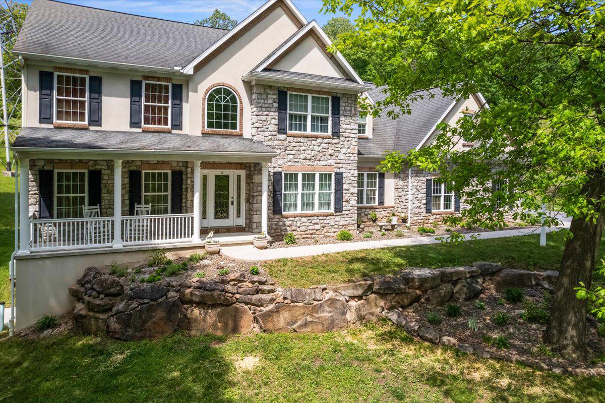 IRON VALLEY ESTATES - Residential