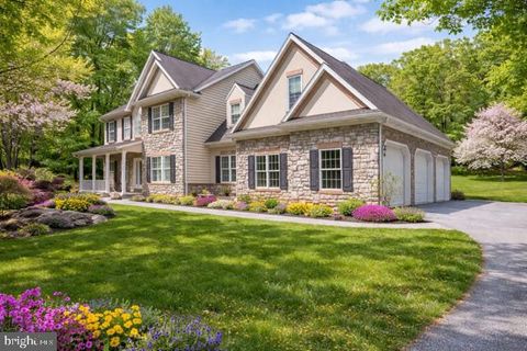 304 IRON VALLEY DRIVE LEBANON PA 17042