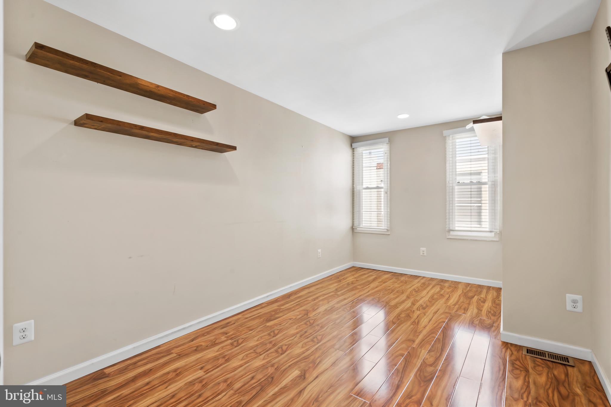 POINT BREEZE - Residential