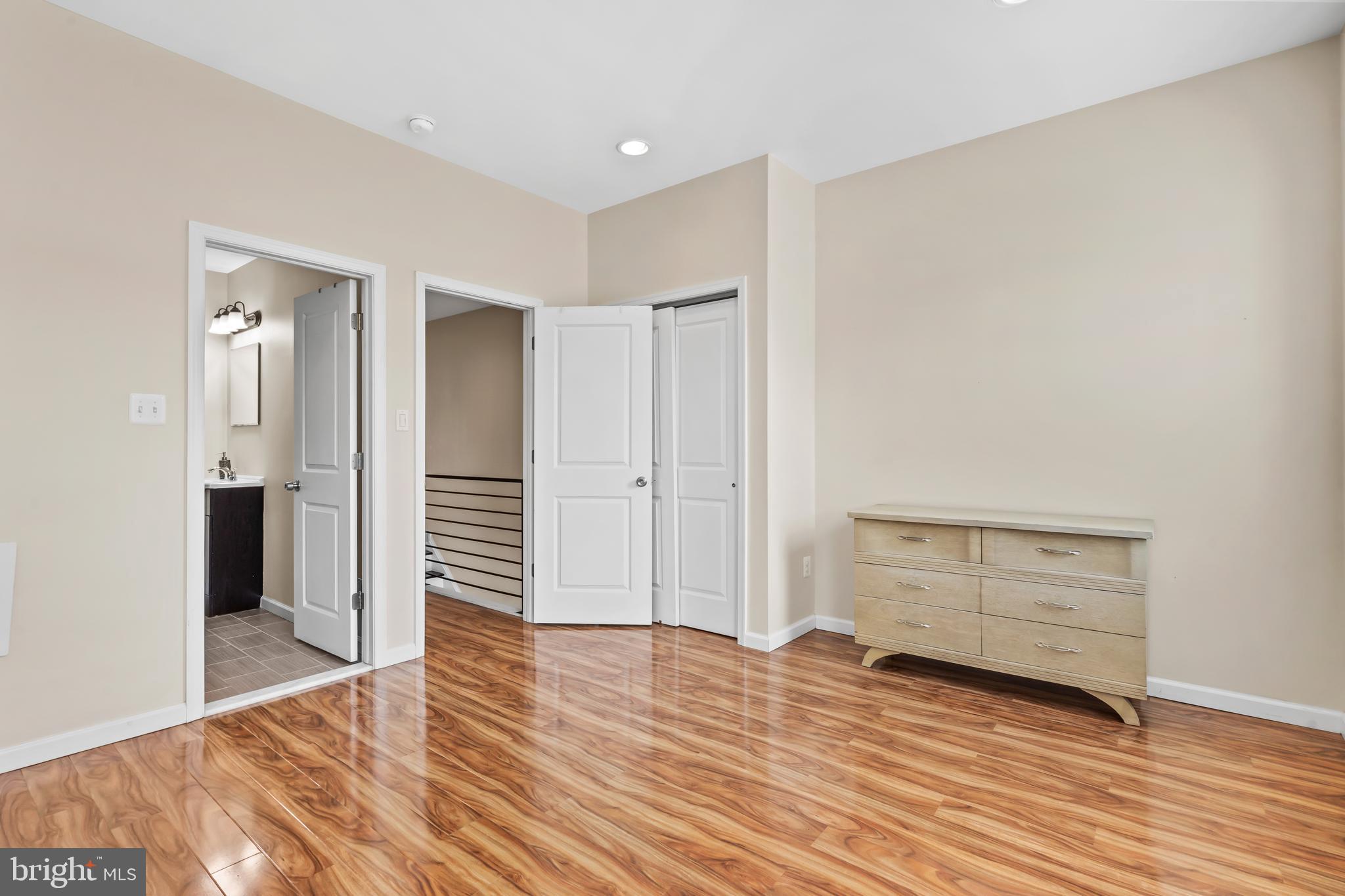 POINT BREEZE - Residential