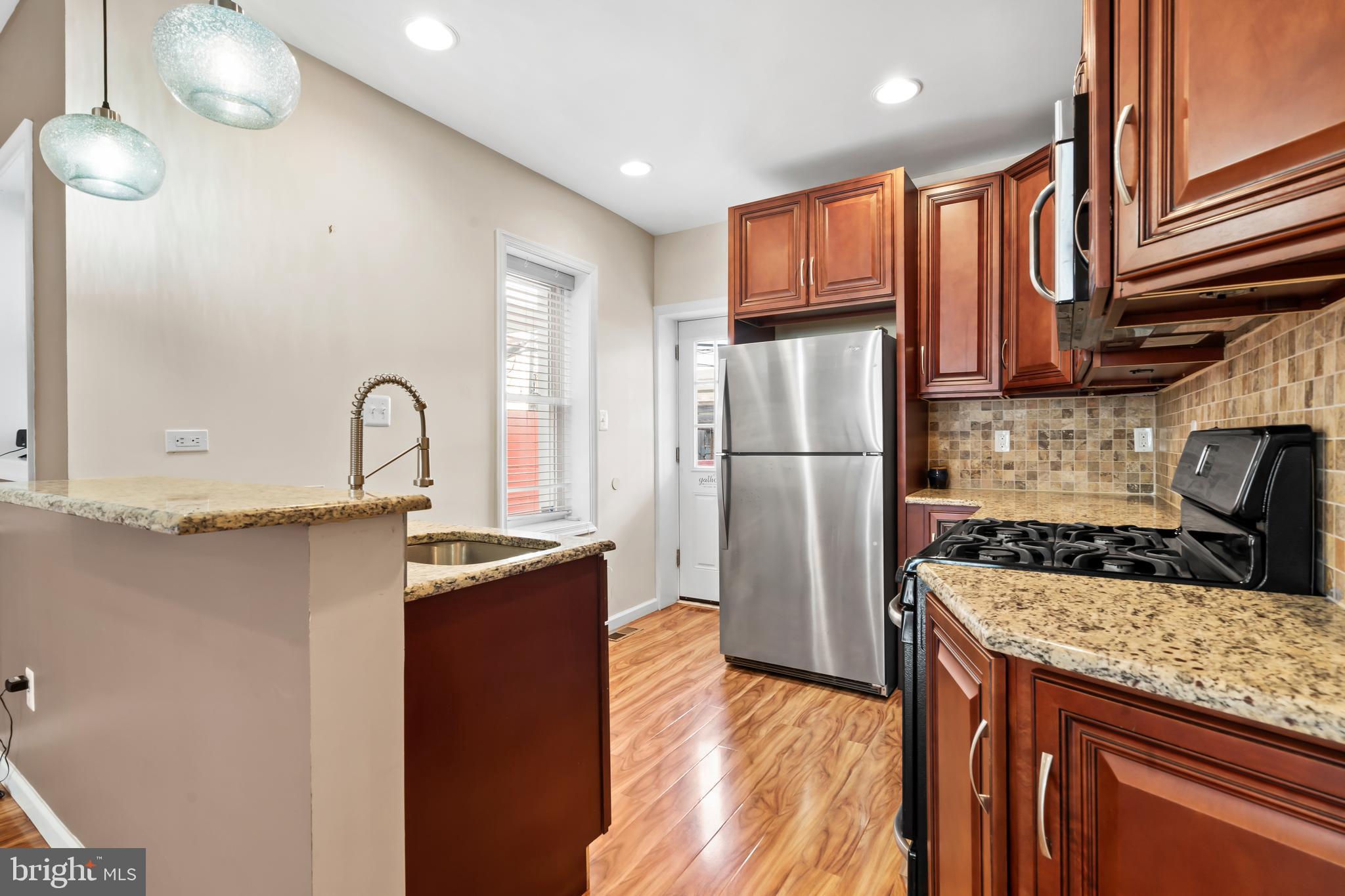 POINT BREEZE - Residential