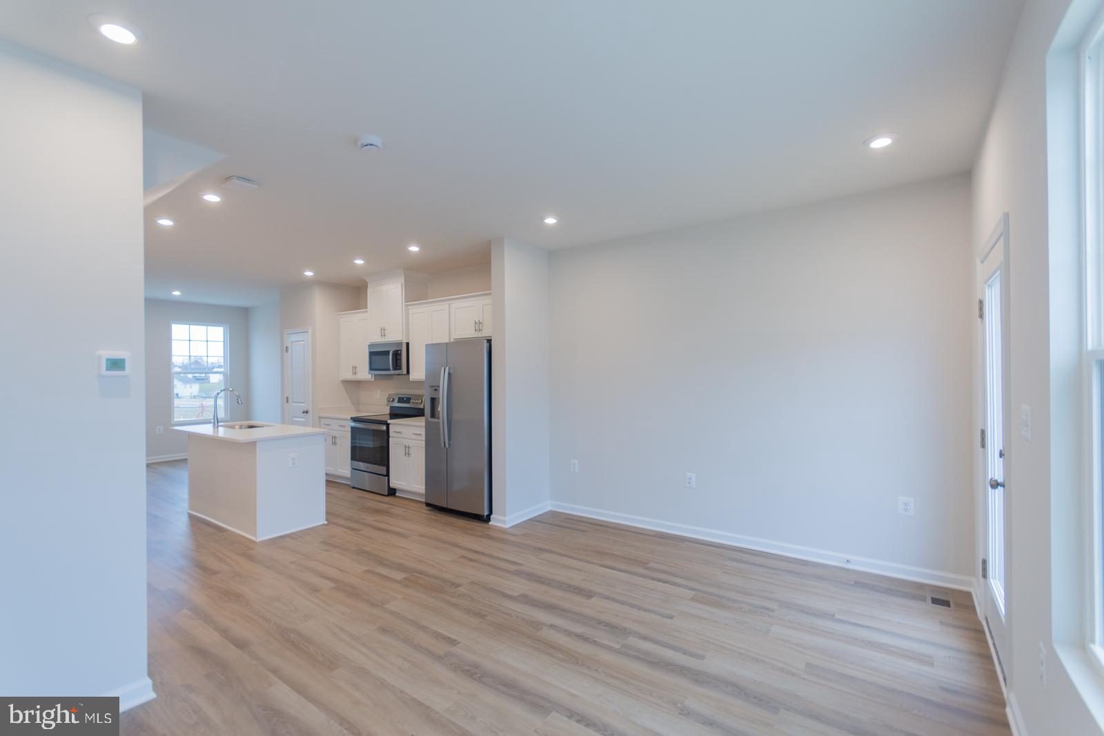 PRESIDENTS POINTE - Residential Lease