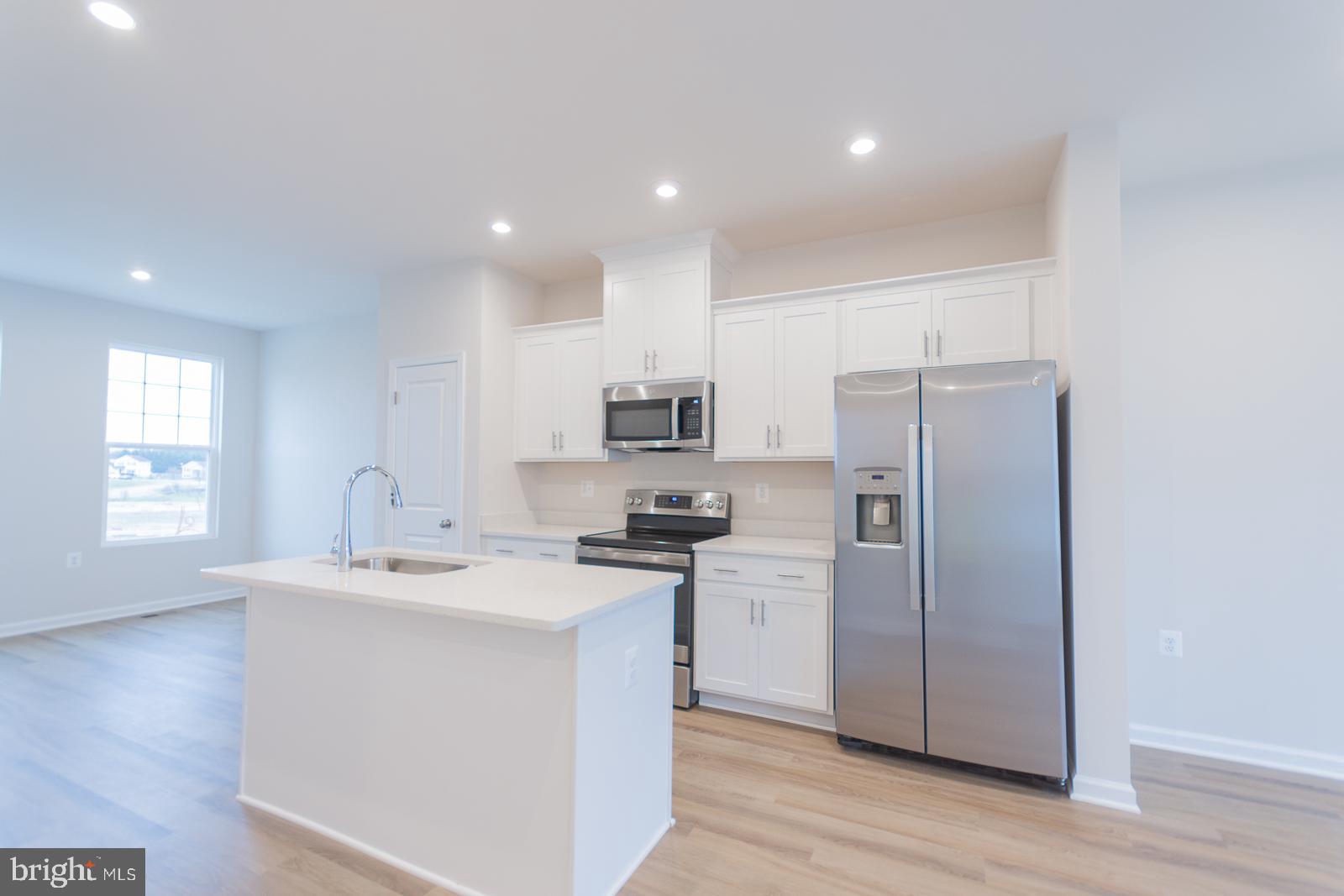 PRESIDENTS POINTE - Residential Lease