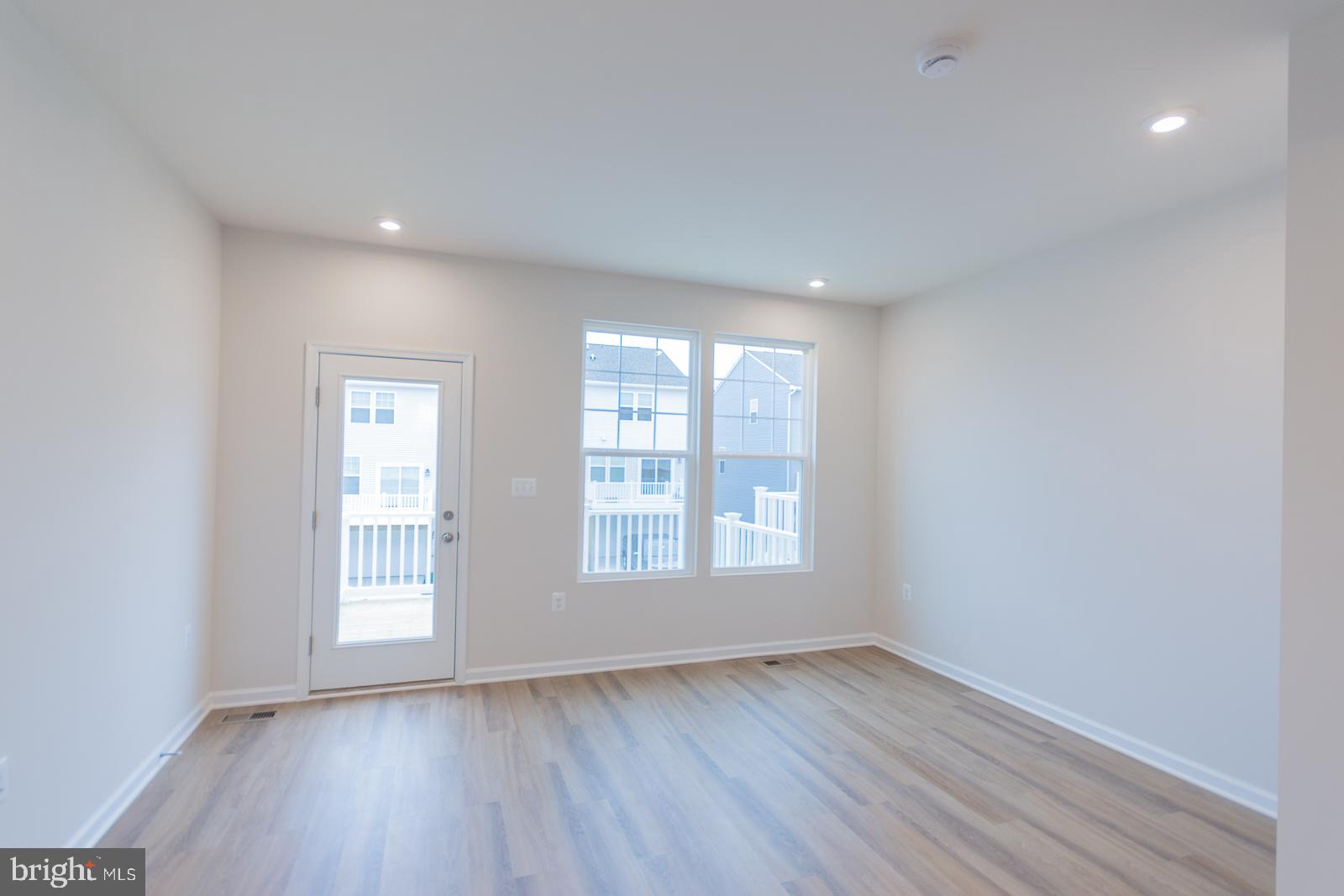 PRESIDENTS POINTE - Residential Lease