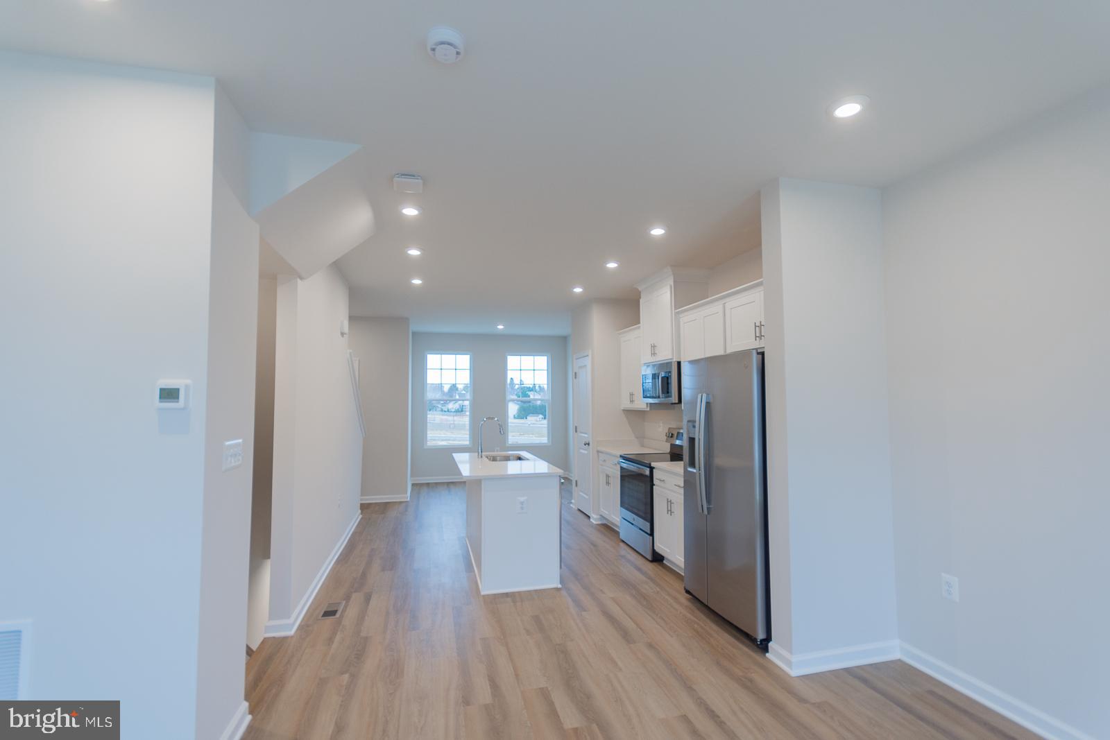 PRESIDENTS POINTE - Residential Lease