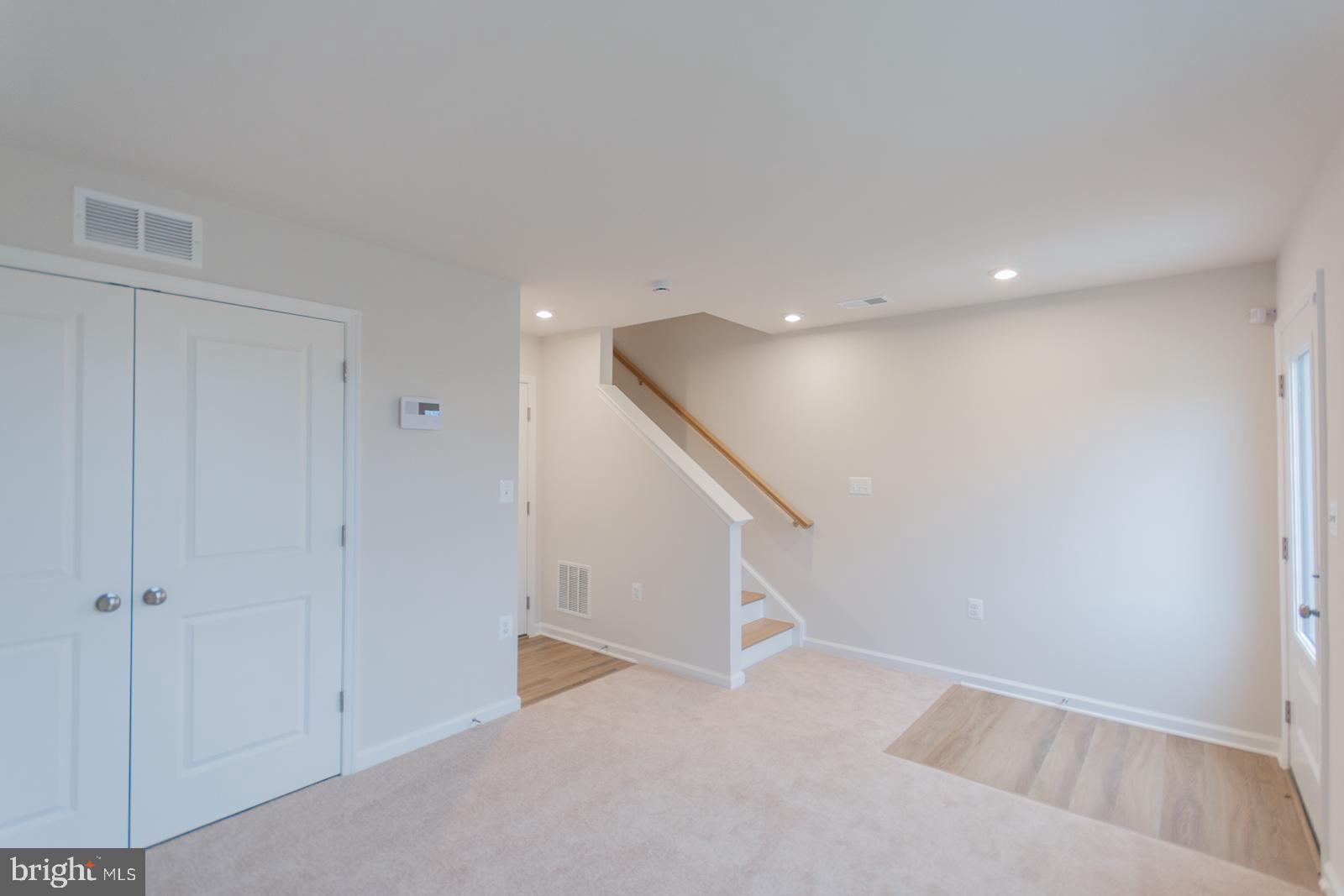 PRESIDENTS POINTE - Residential Lease